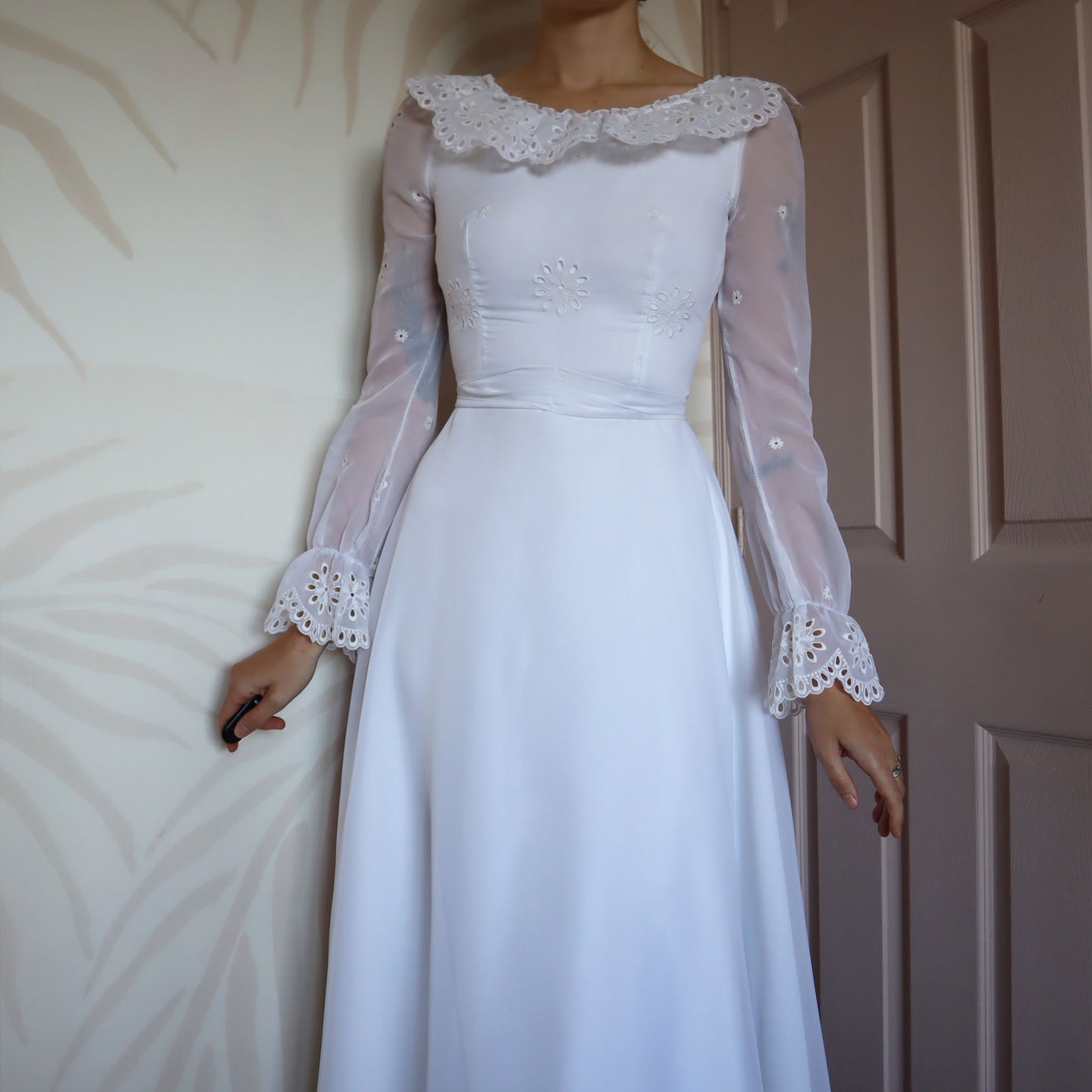 White broderie anglaise long sleeve wedding dress UK 8-10