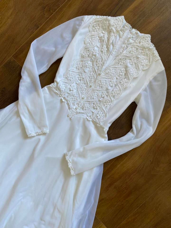 White vintage long sleeve 70s wedding dress UK 4/6