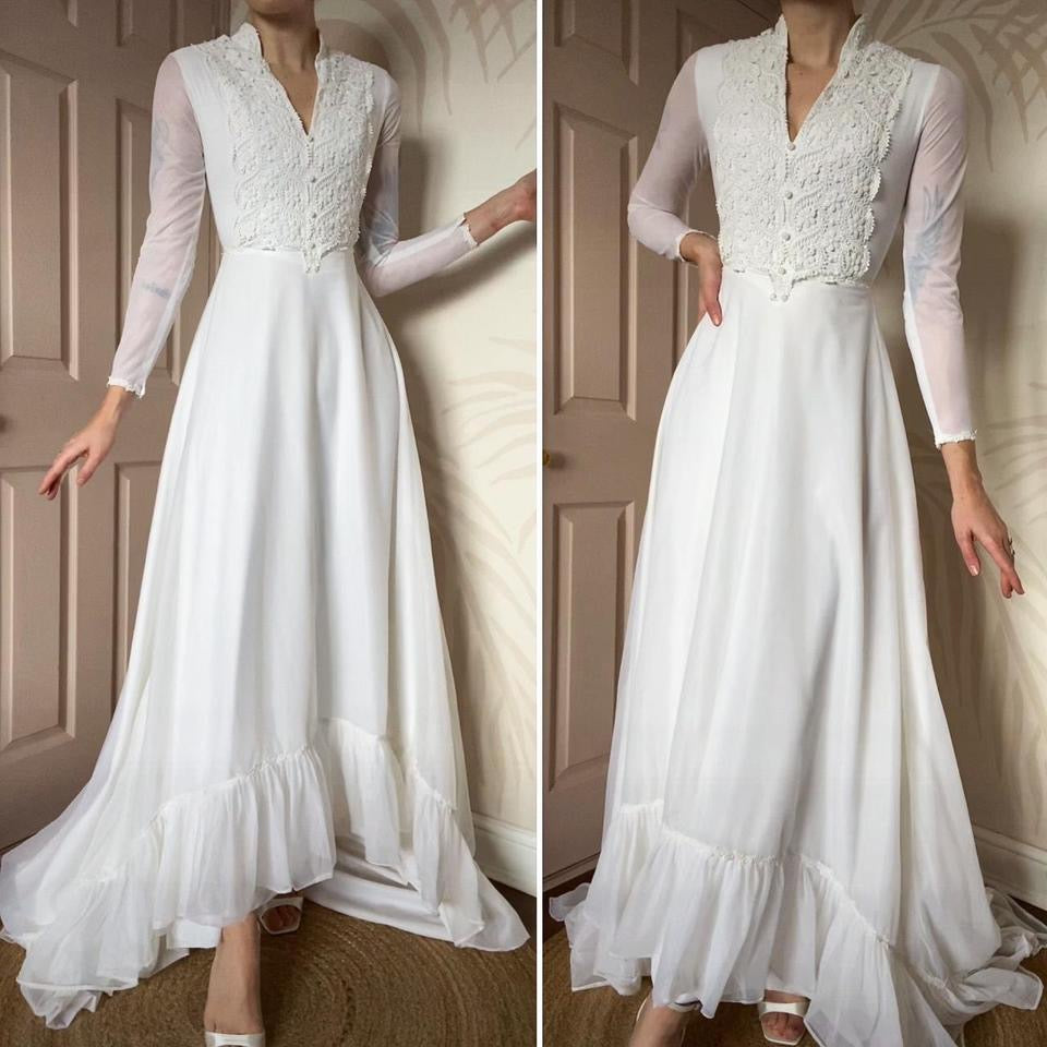 White vintage long sleeve 70s wedding dress UK 4/6