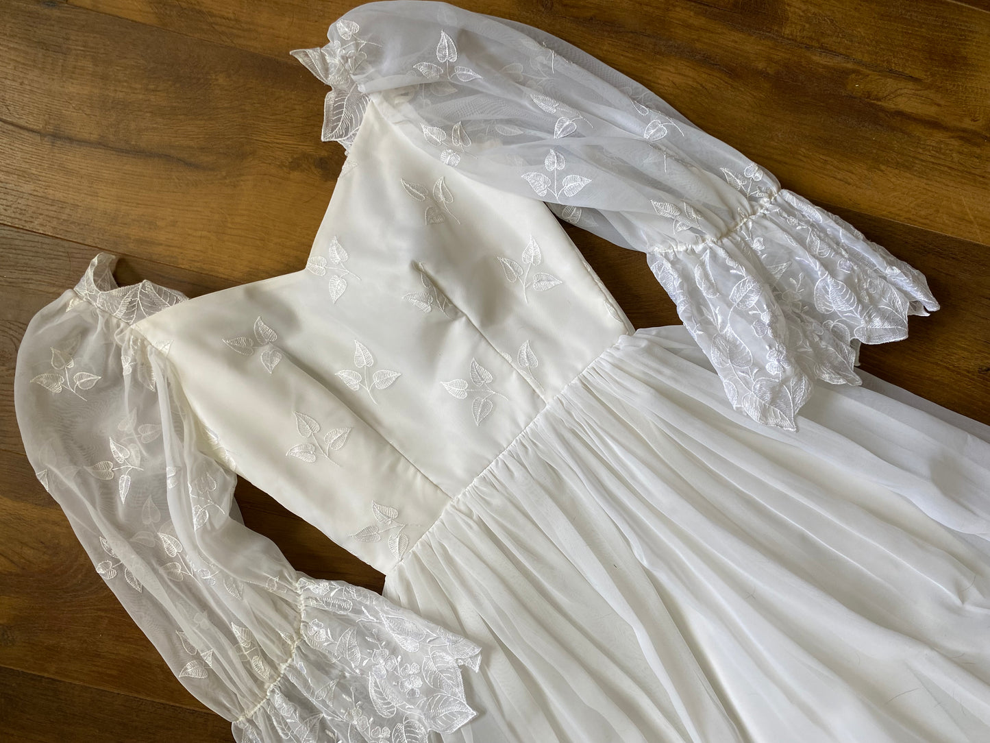 Vintage white embroidered wedding dress uk 6