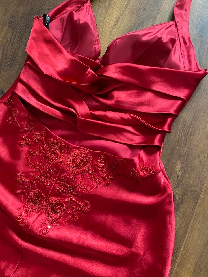 Niki Livas red satin halter-neck evening dress uk 12