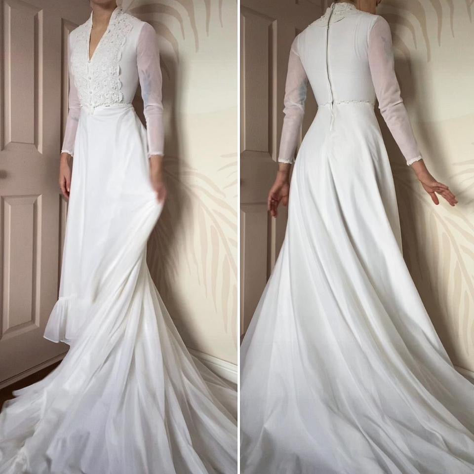 White vintage long sleeve 70s wedding dress UK 4/6