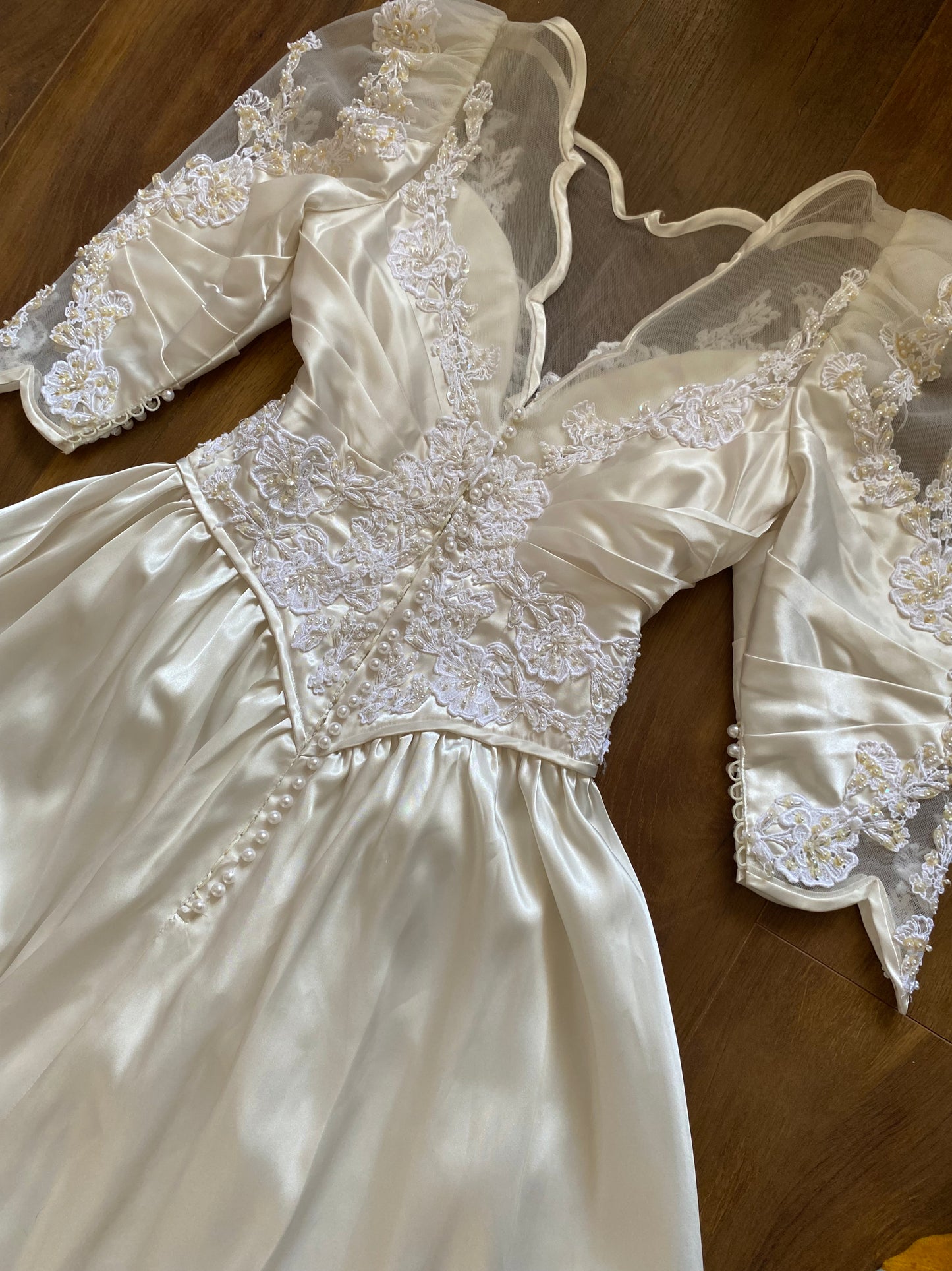 Ivory satin 80s lace & pearl wedding dress UK 12