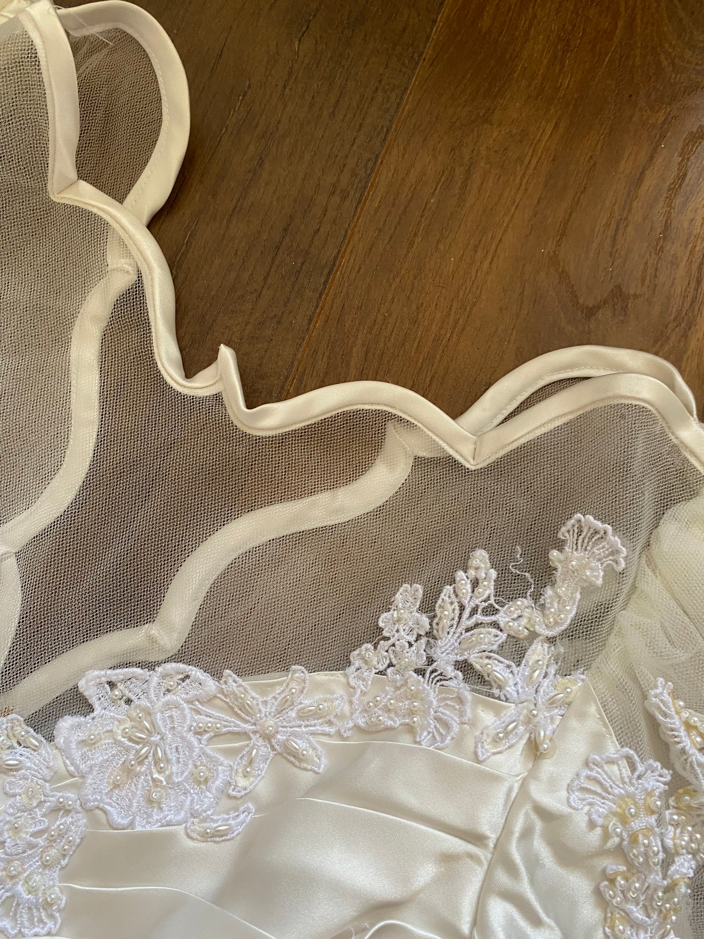 Ivory satin 80s lace & pearl wedding dress UK 12