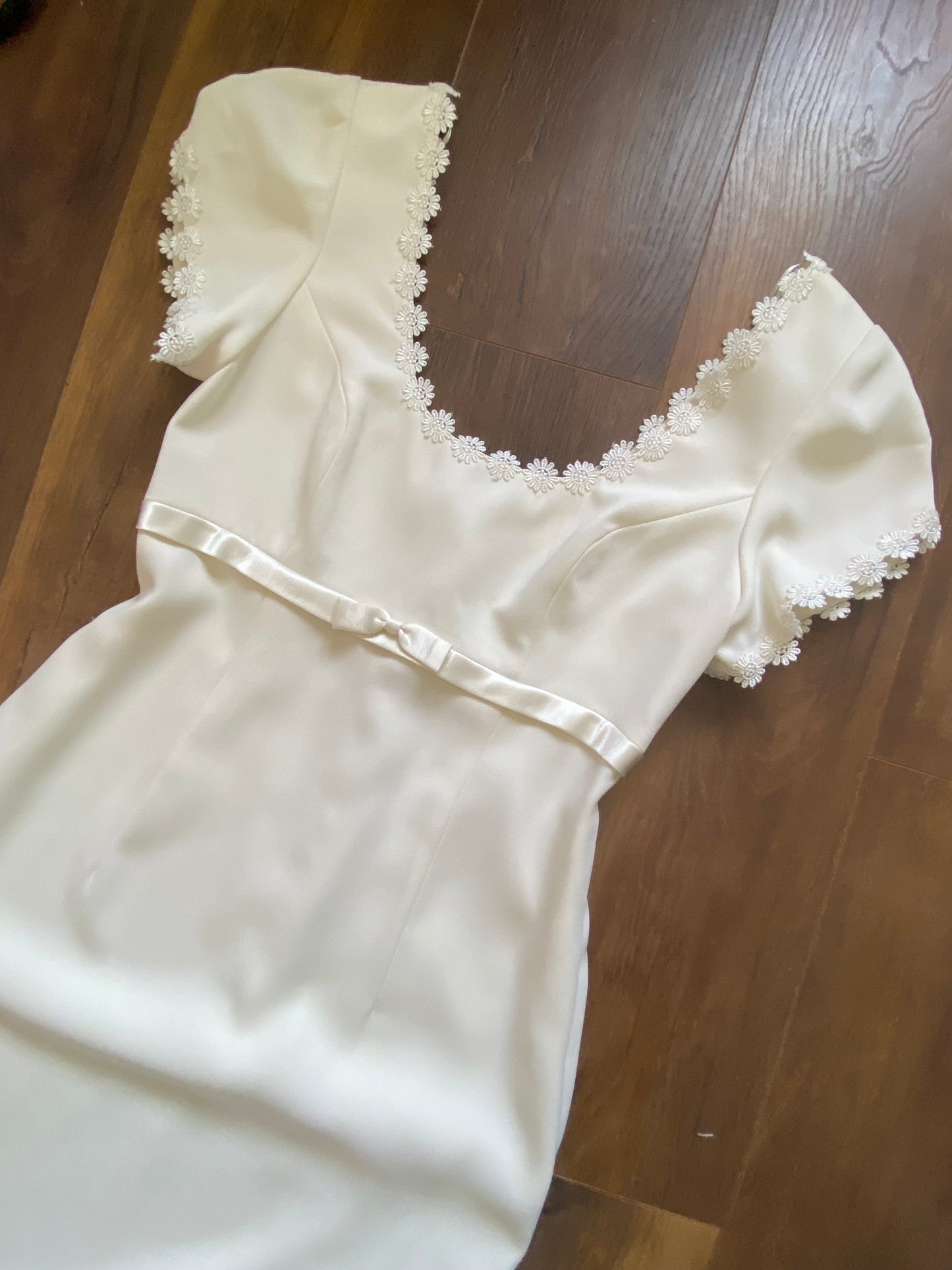 Victoria Jane cream short sleeve wedding dress uk 10-12