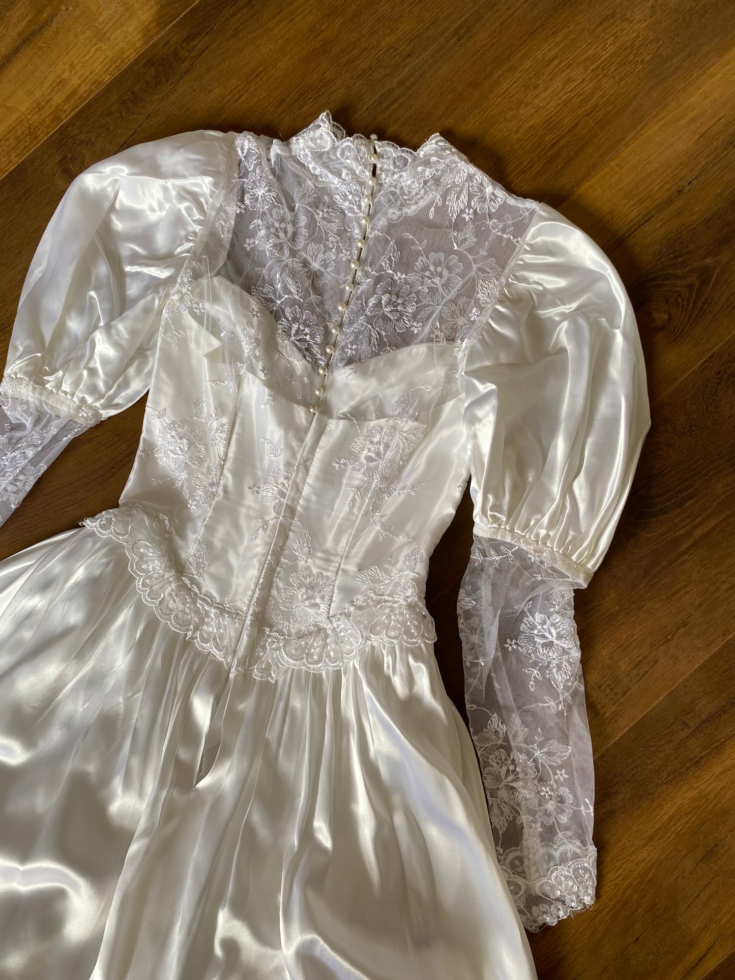 White satin & lace 80s wedding dress UK 6/XS