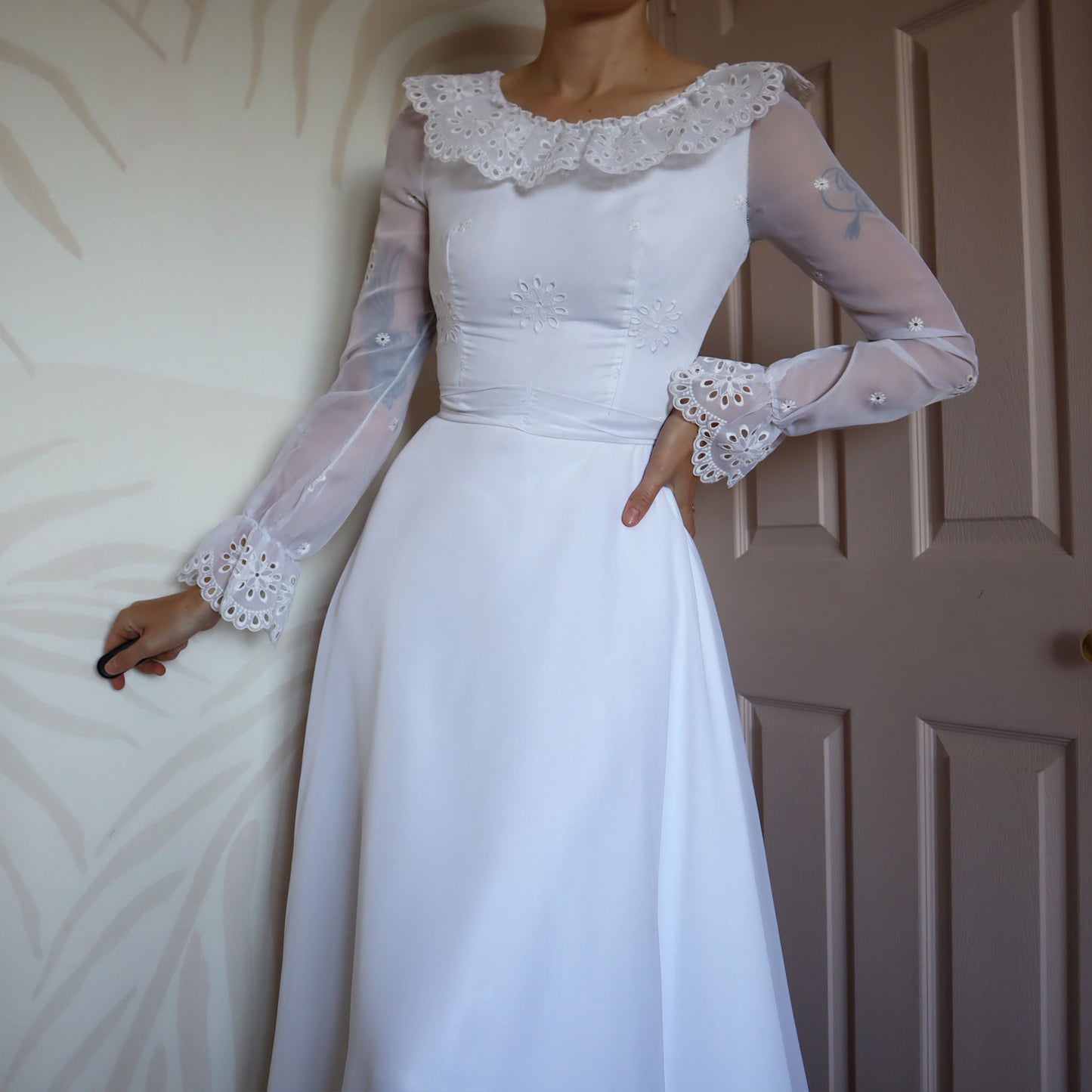 White broderie anglaise long sleeve wedding dress UK 8-10
