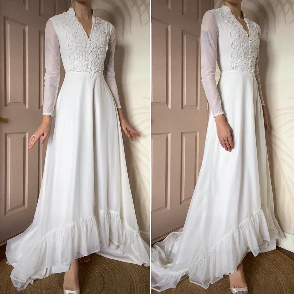 White vintage long sleeve 70s wedding dress UK 4/6