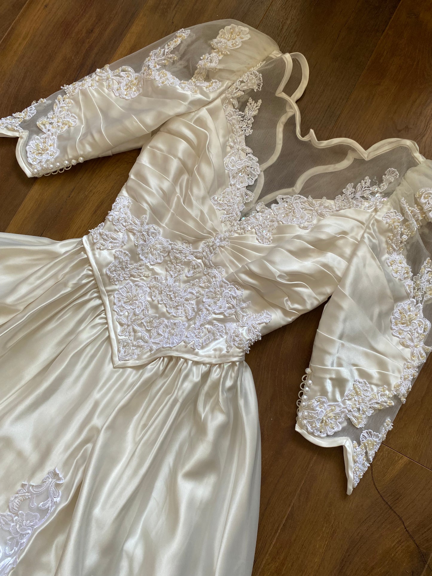 Ivory satin 80s lace & pearl wedding dress UK 12