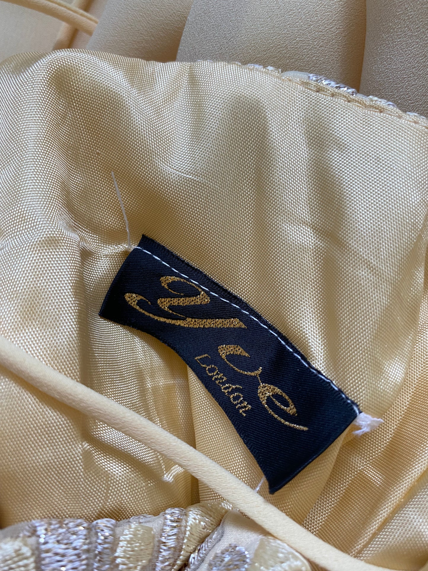 Subtle yellow YVE London evening gown & shawl UK 10