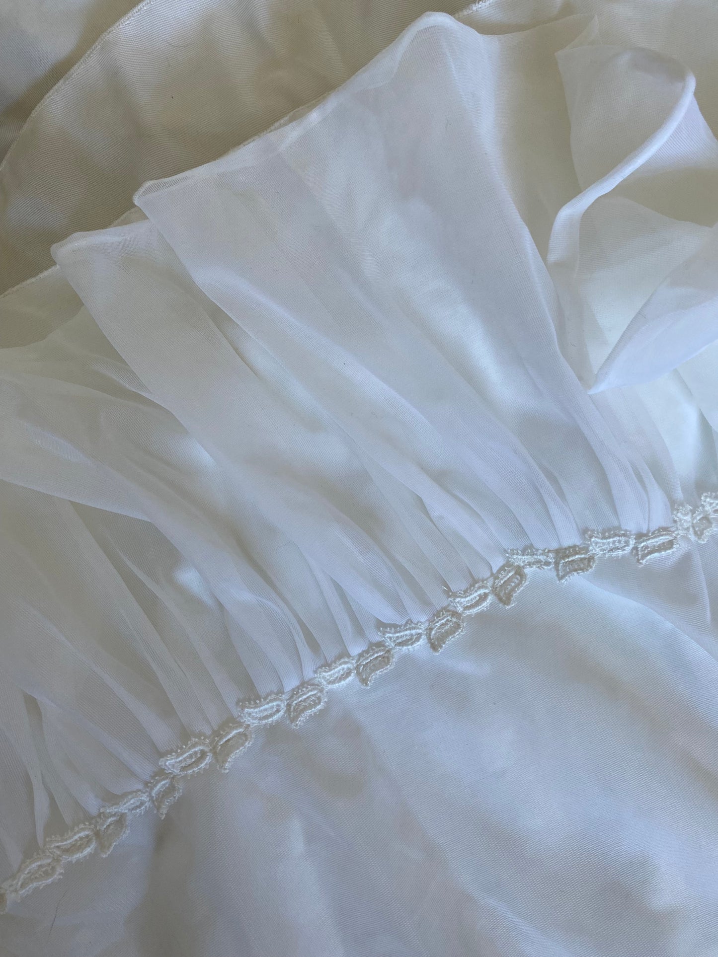 White vintage long sleeve 70s wedding dress UK 4/6