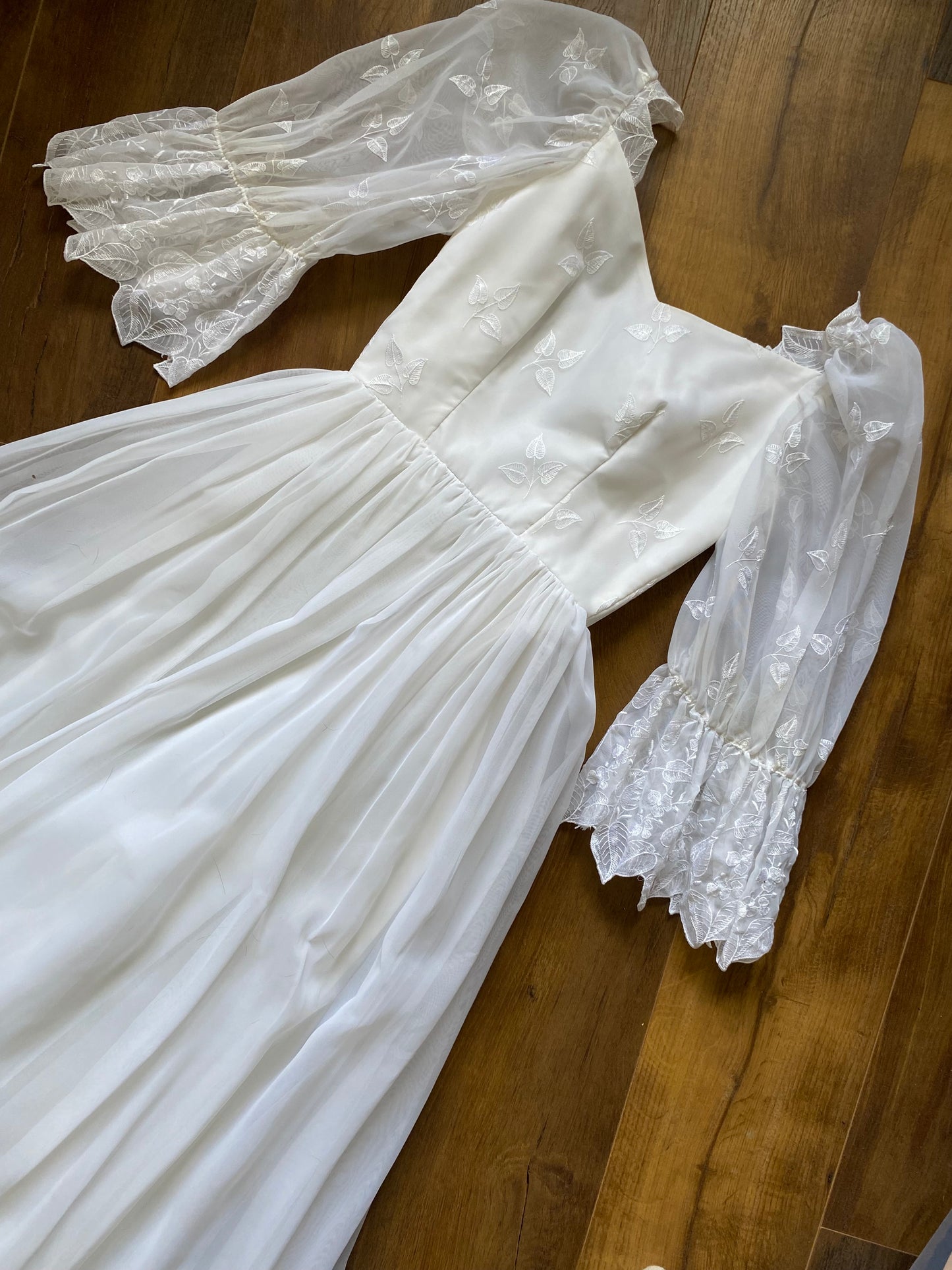 Vintage white embroidered wedding dress uk 6