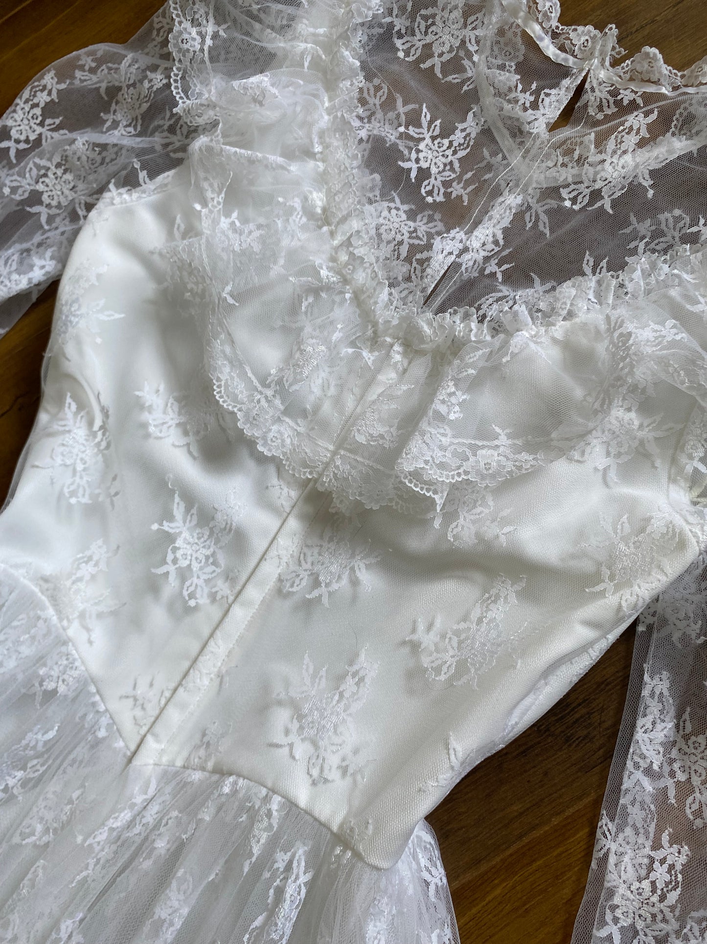 White lace long sleeve 70s wedding dress uk 10
