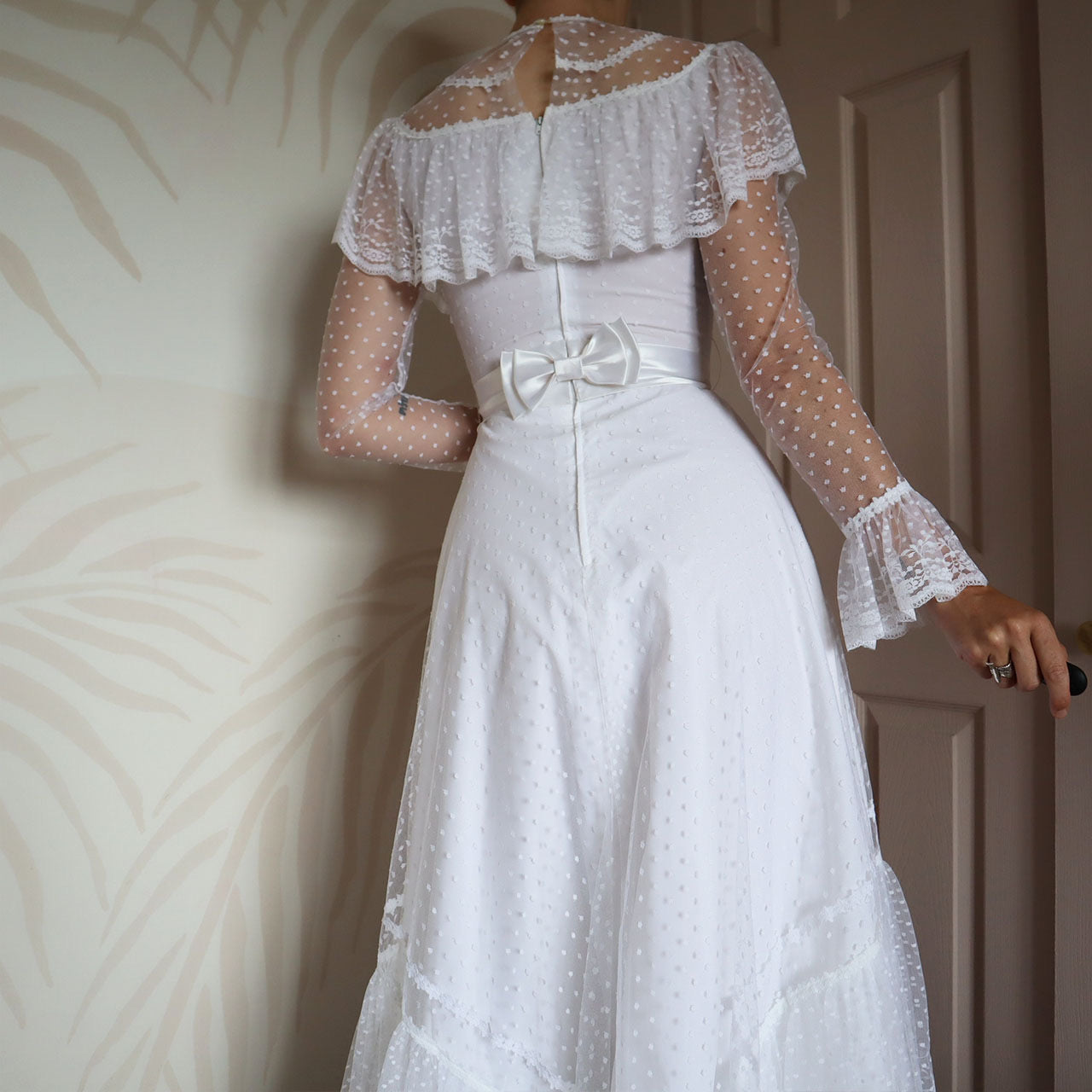 White 70s lace long sleeve wedding dress UK 10