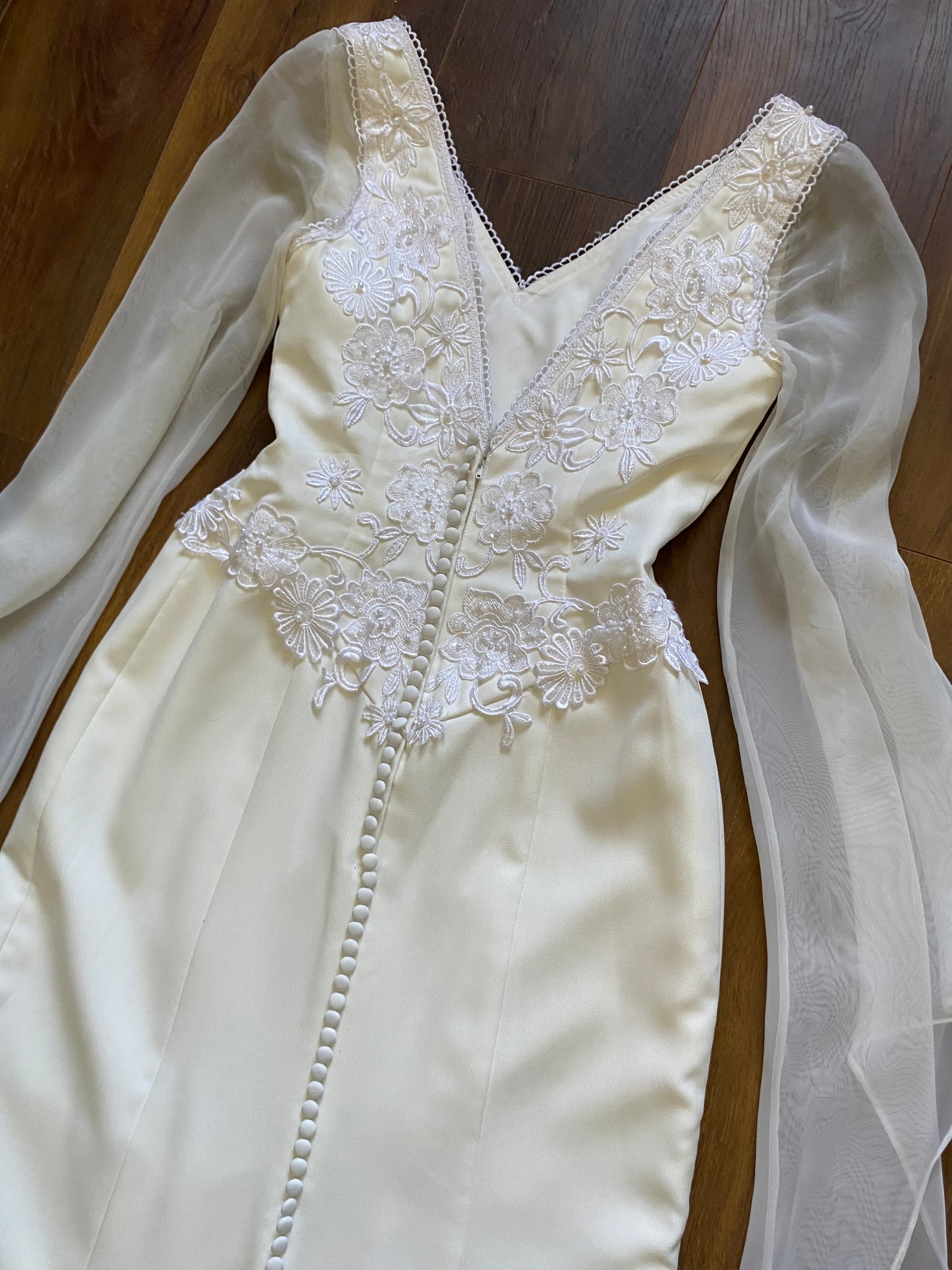 Ivory ethereal long sleeve lace wedding dress uk 10