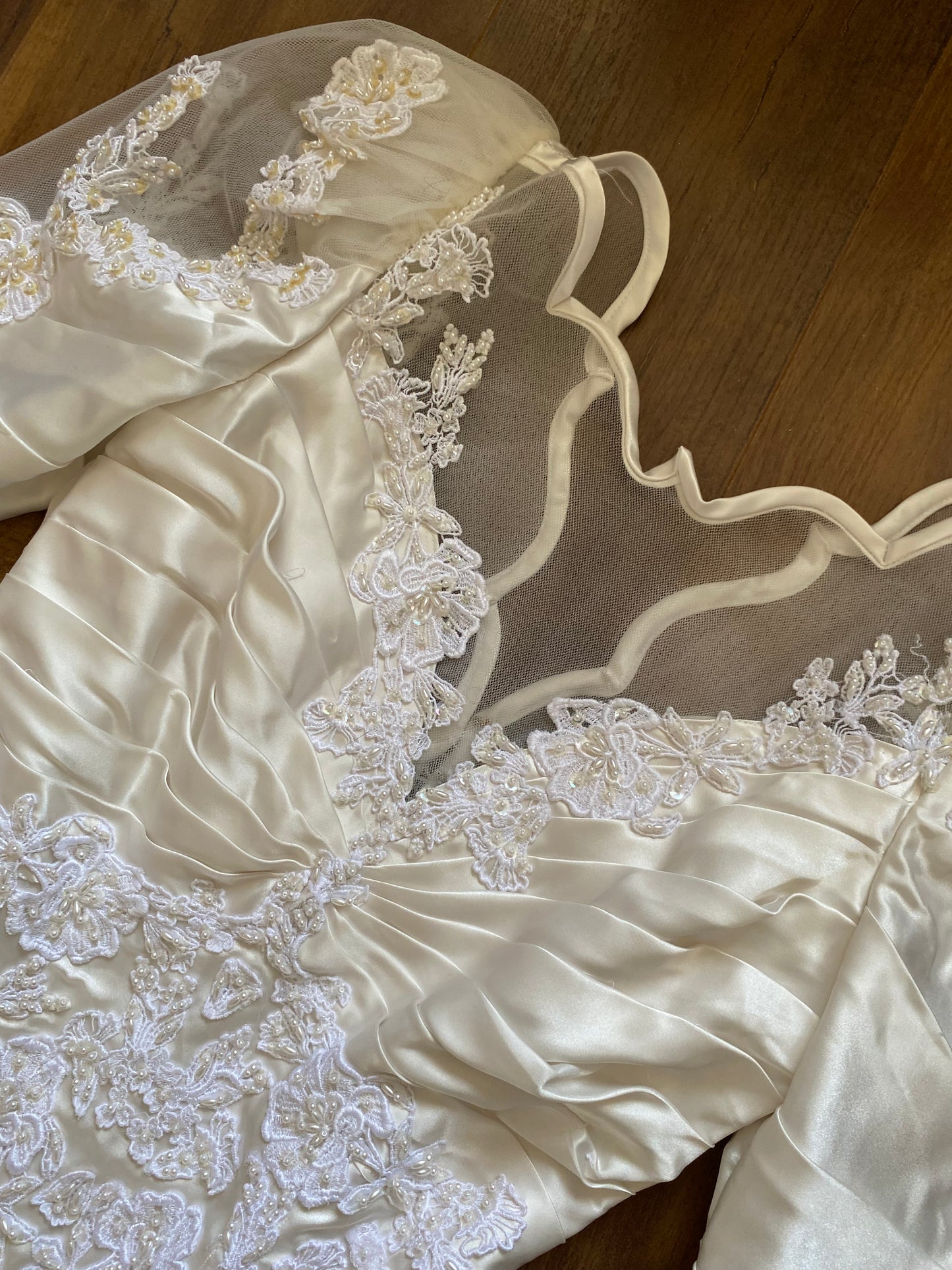 Ivory satin 80s lace & pearl wedding dress UK 12