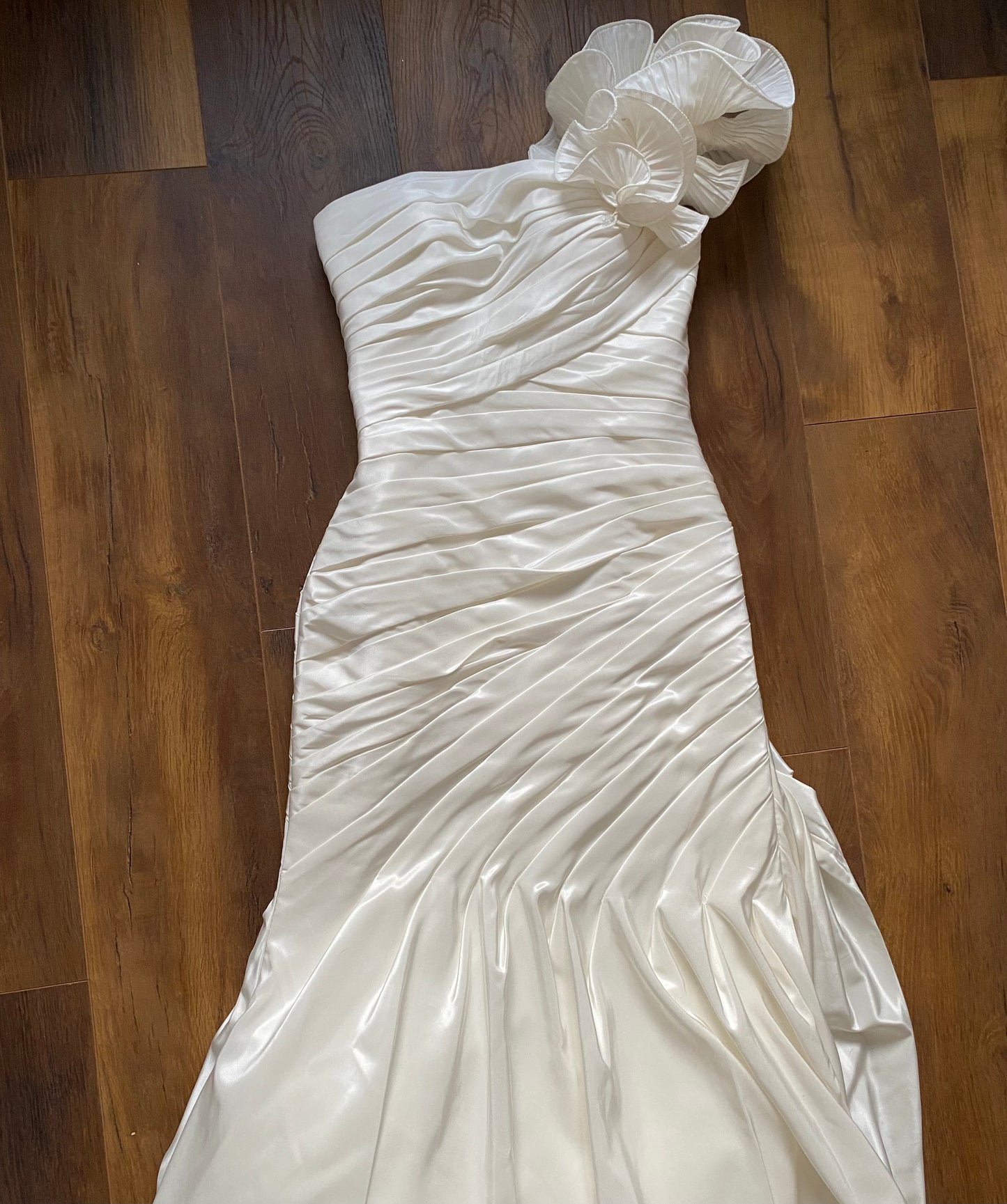 Victoria Jane silky ivory fishtail wedding dress UK 12-14