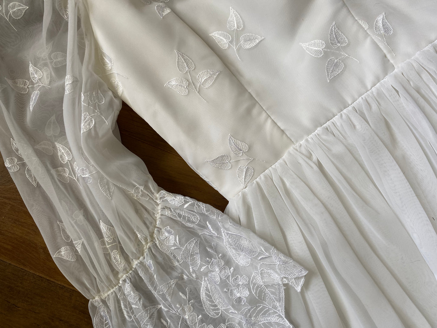 Vintage white embroidered wedding dress uk 6