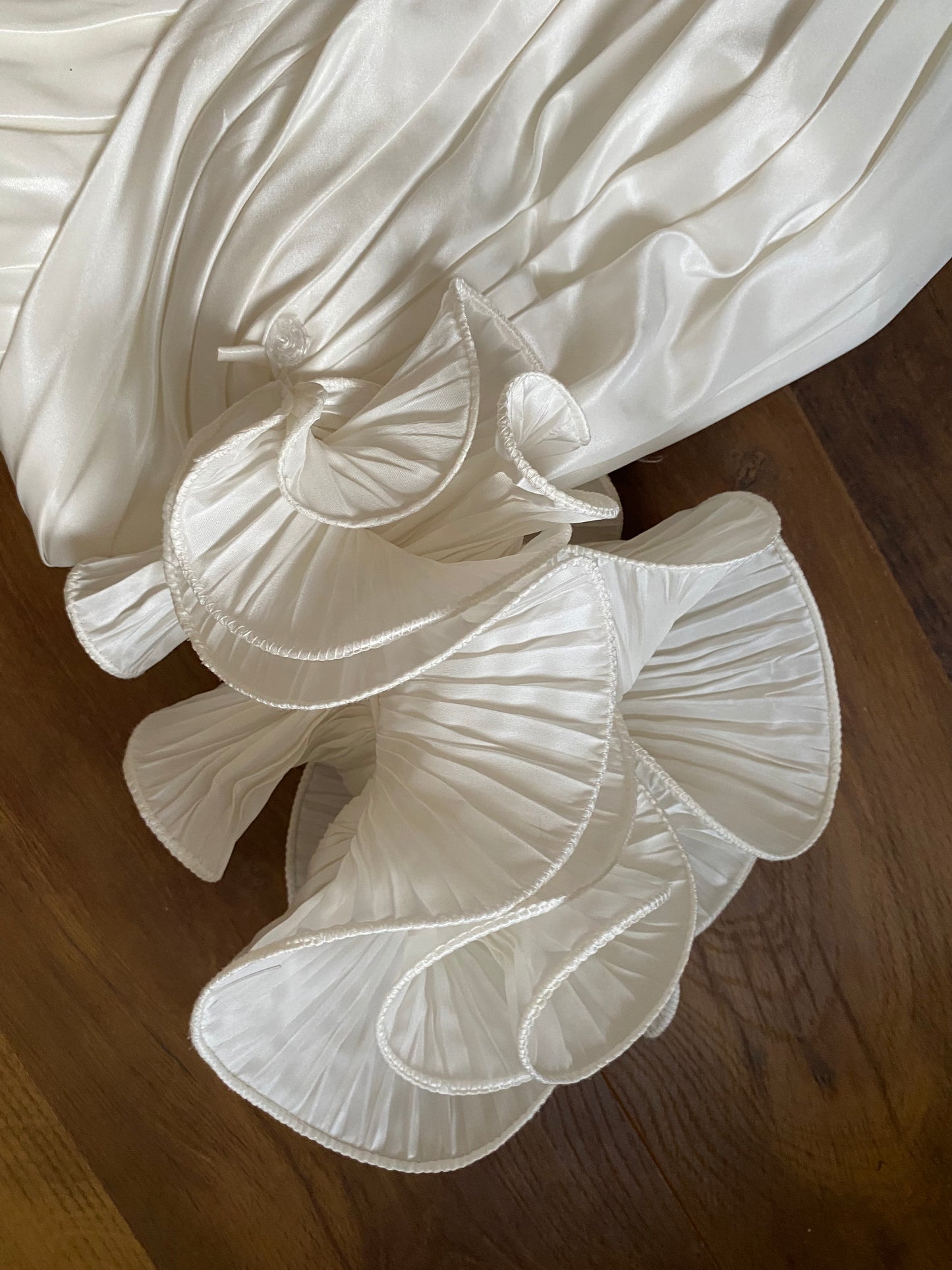 Victoria Jane silky ivory fishtail wedding dress UK 12-14