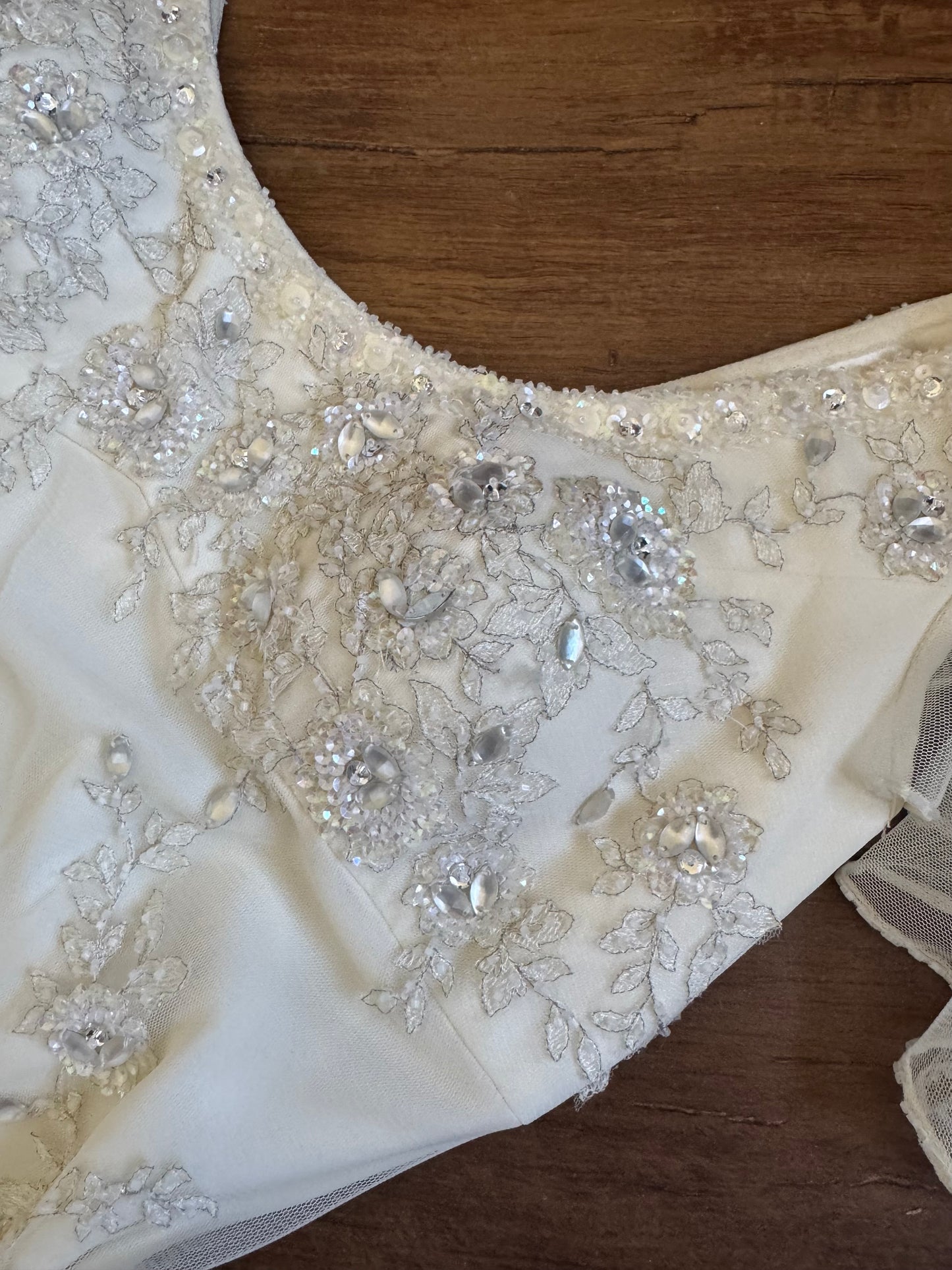 Beautiful ivory floaty wedding dress uk 12