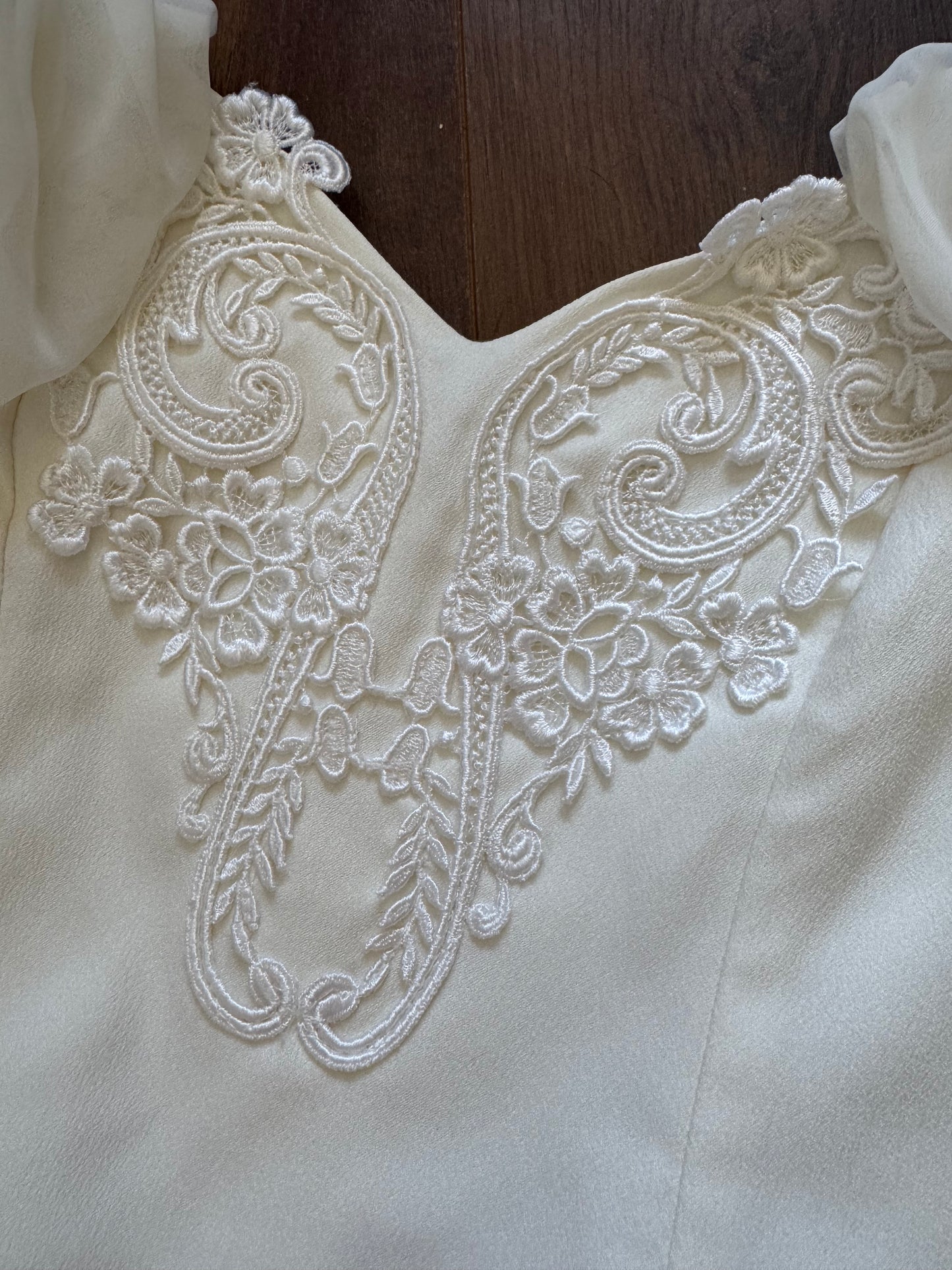 Ivory off shoulder wedding dress with detachable train uk 12