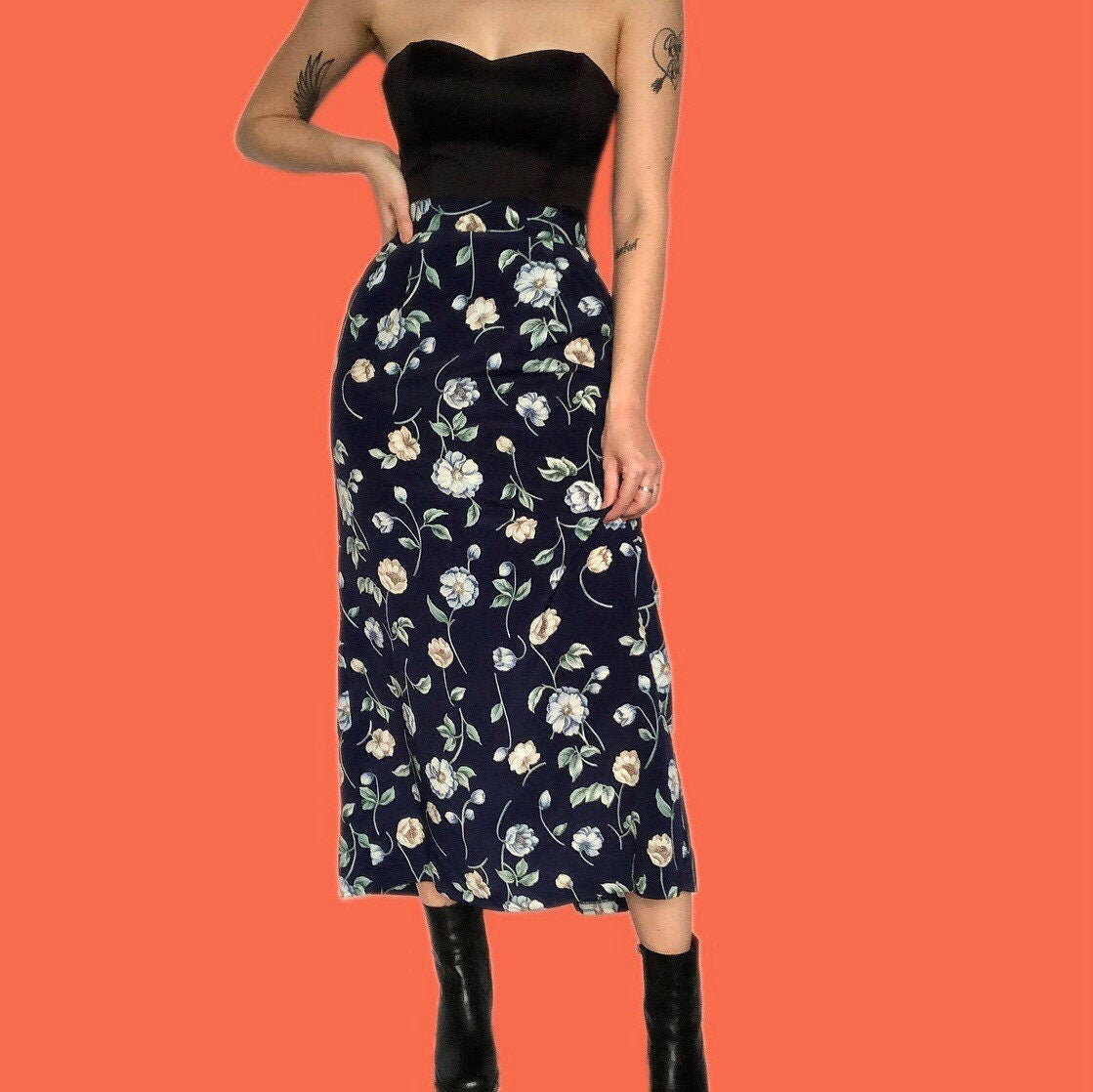 Beautiful vintage navy floral maxi skirt UK L