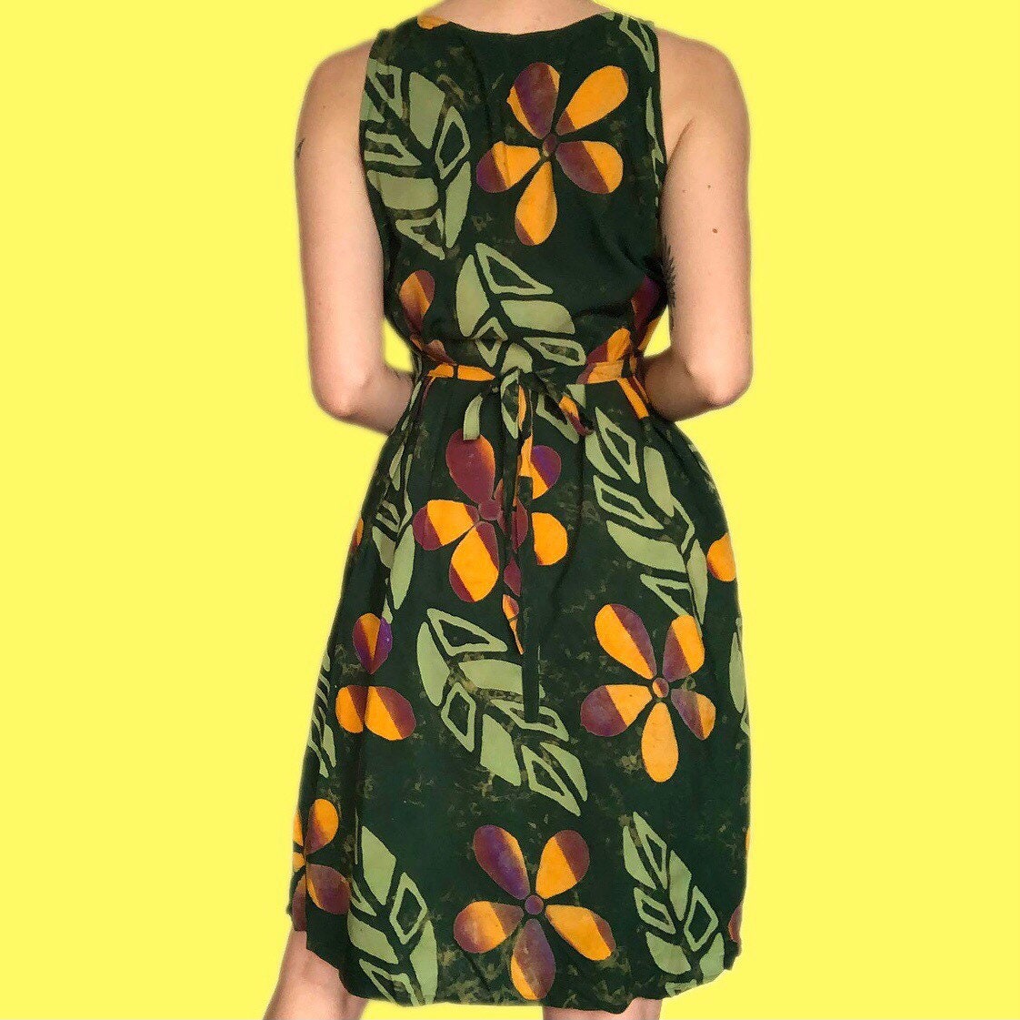 Stunning vintage green leafy print summer dress UK L