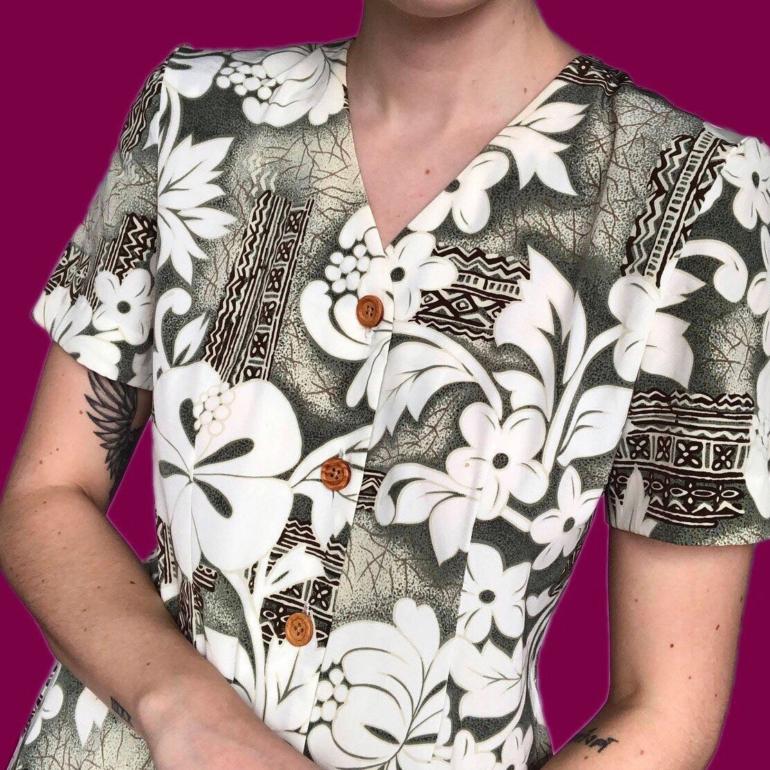 Beautiful vintage green floral Hawaii shirt dress UK 12
