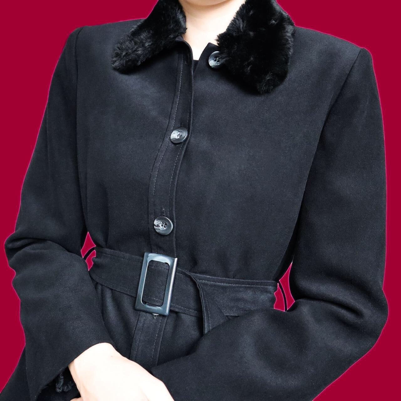 Super chic black 90s jacket with fur collar & belt UK 12