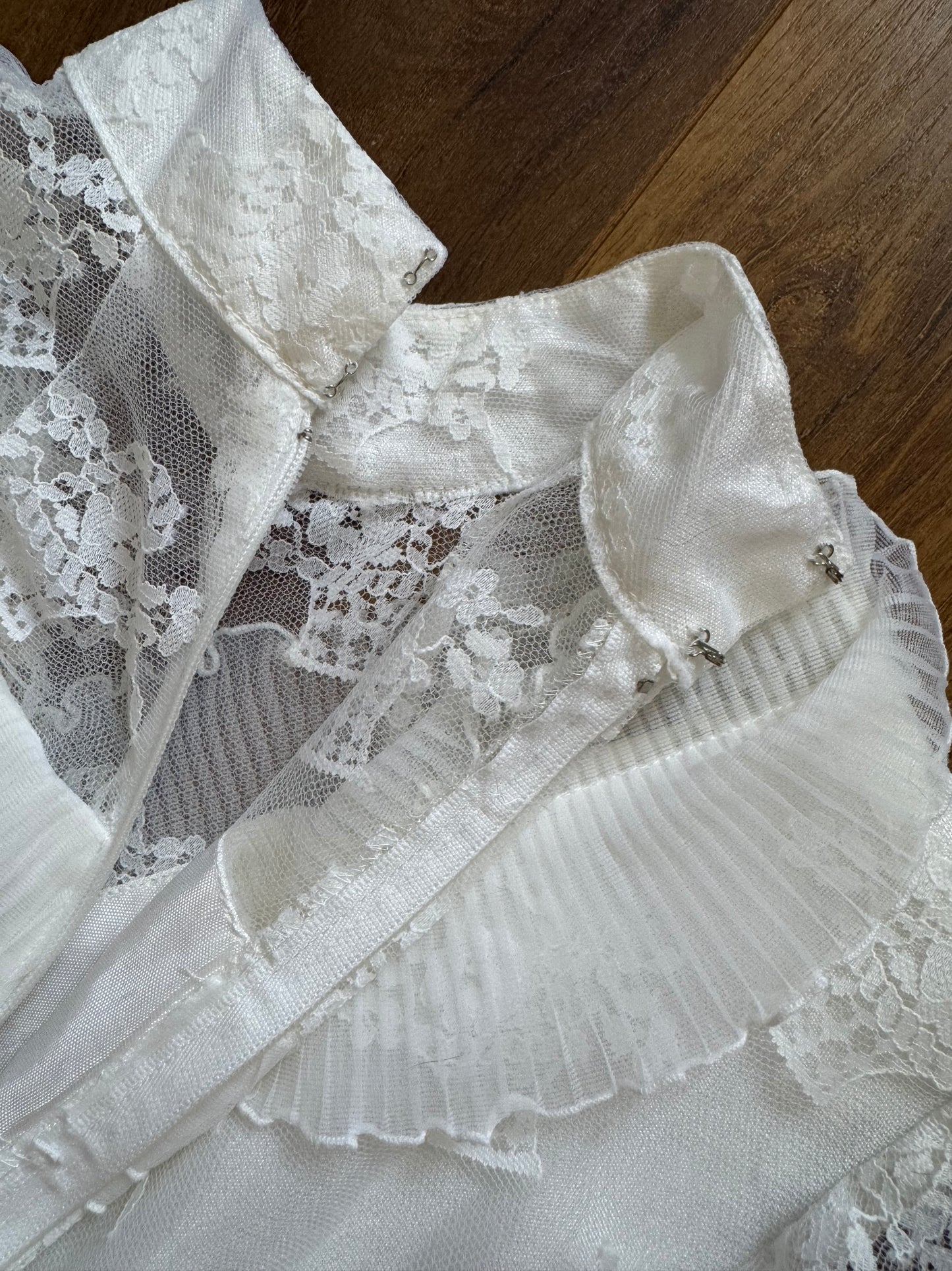 White lace flared sleeve wedding dress uk 8