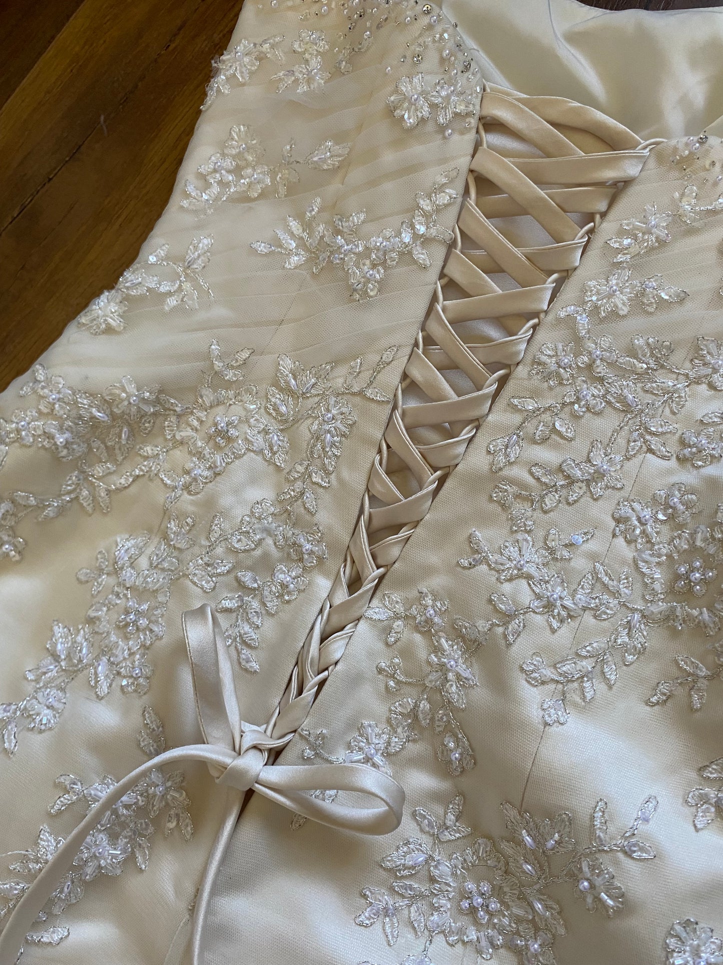 Ivory lace strapless couture wedding dress uk 8-10