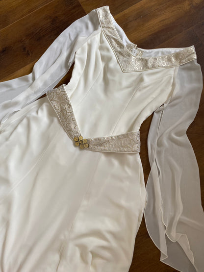Ivory long sleeve medieval inspired wedding dress uk 10