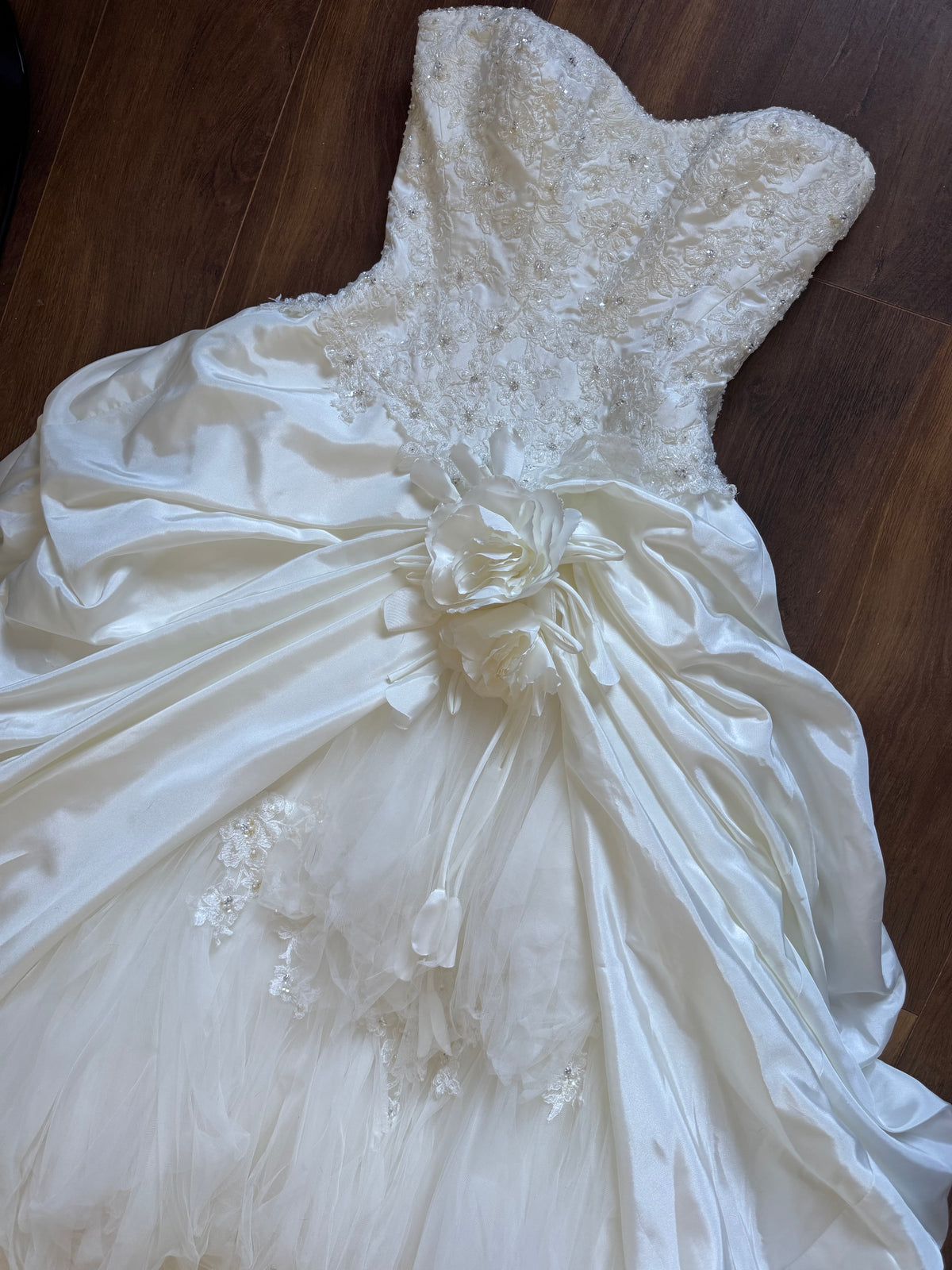Warm ivory strapless a-line wedding dress uk 12