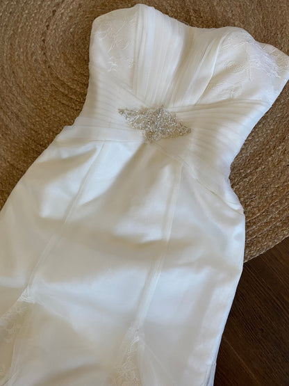Ivory Benjamin Roberts lace strapless wedding gown uk 10