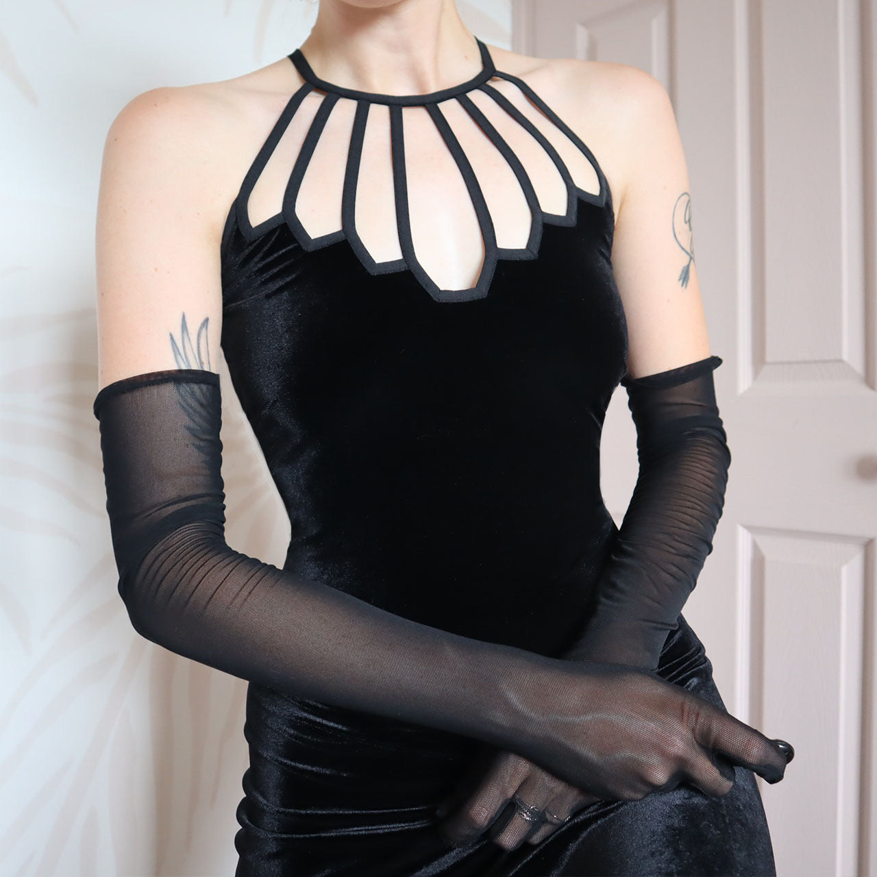 Gina Bacconi black velvet evening gown UK 10/12