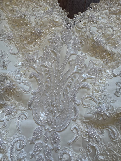 Long sleeve ivory lace wedding dress with detachable train uk 8-10