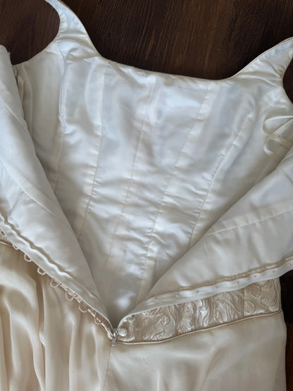 Ivory floaty vintage wedding dress and shawl uk 10
