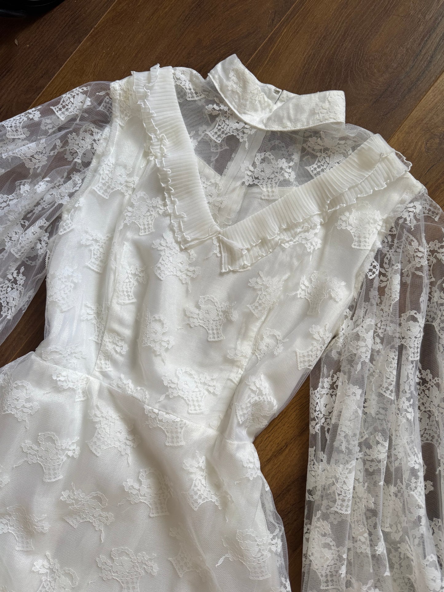 White lace flared sleeve wedding dress uk 8