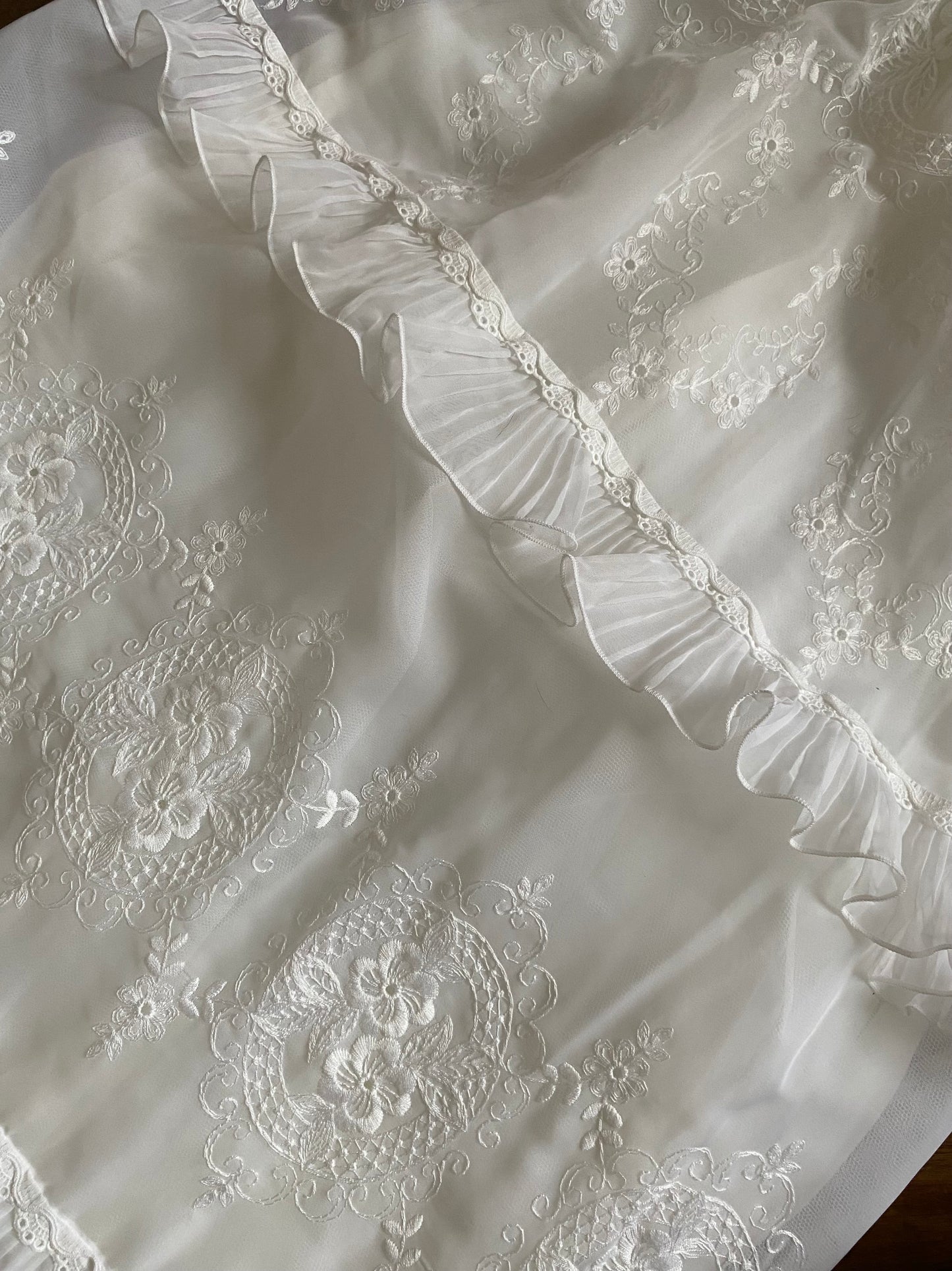 Beautiful white embroidered long sleeve wedding dress uk 6-8