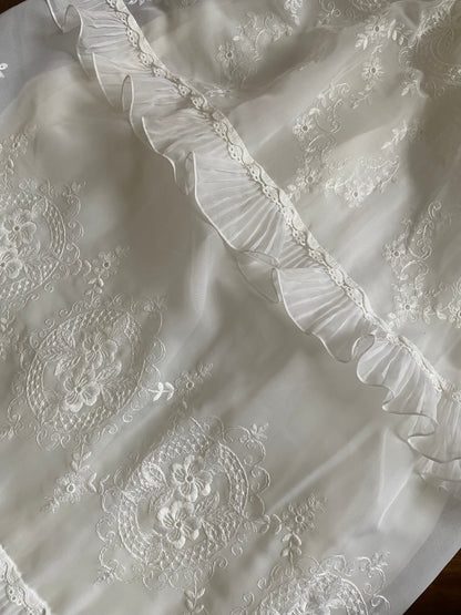 Beautiful white embroidered long sleeve wedding dress uk 6-8