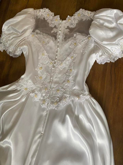White 80s satin wedding dress uk 10-12