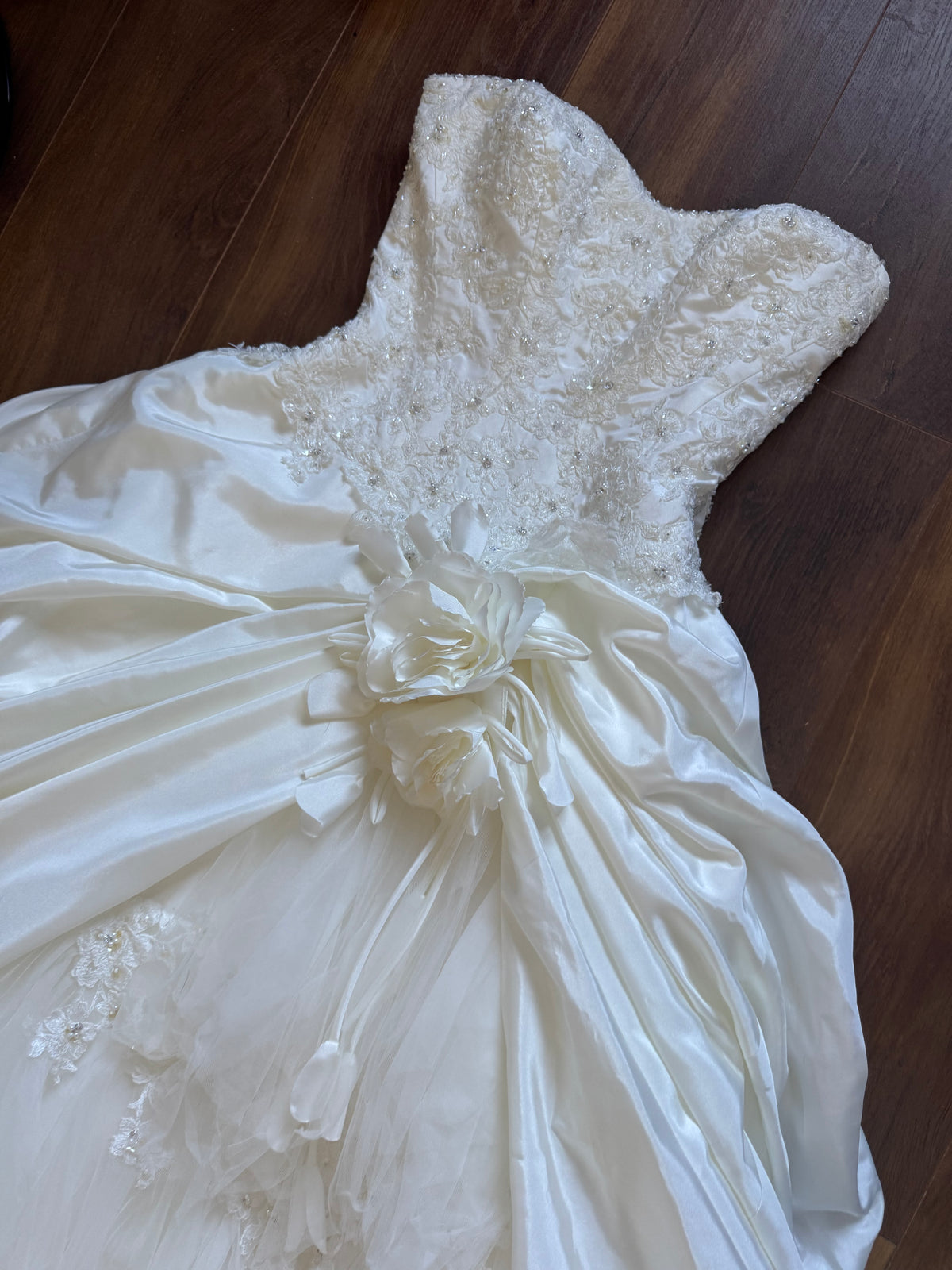 Warm ivory strapless a-line wedding dress uk 12