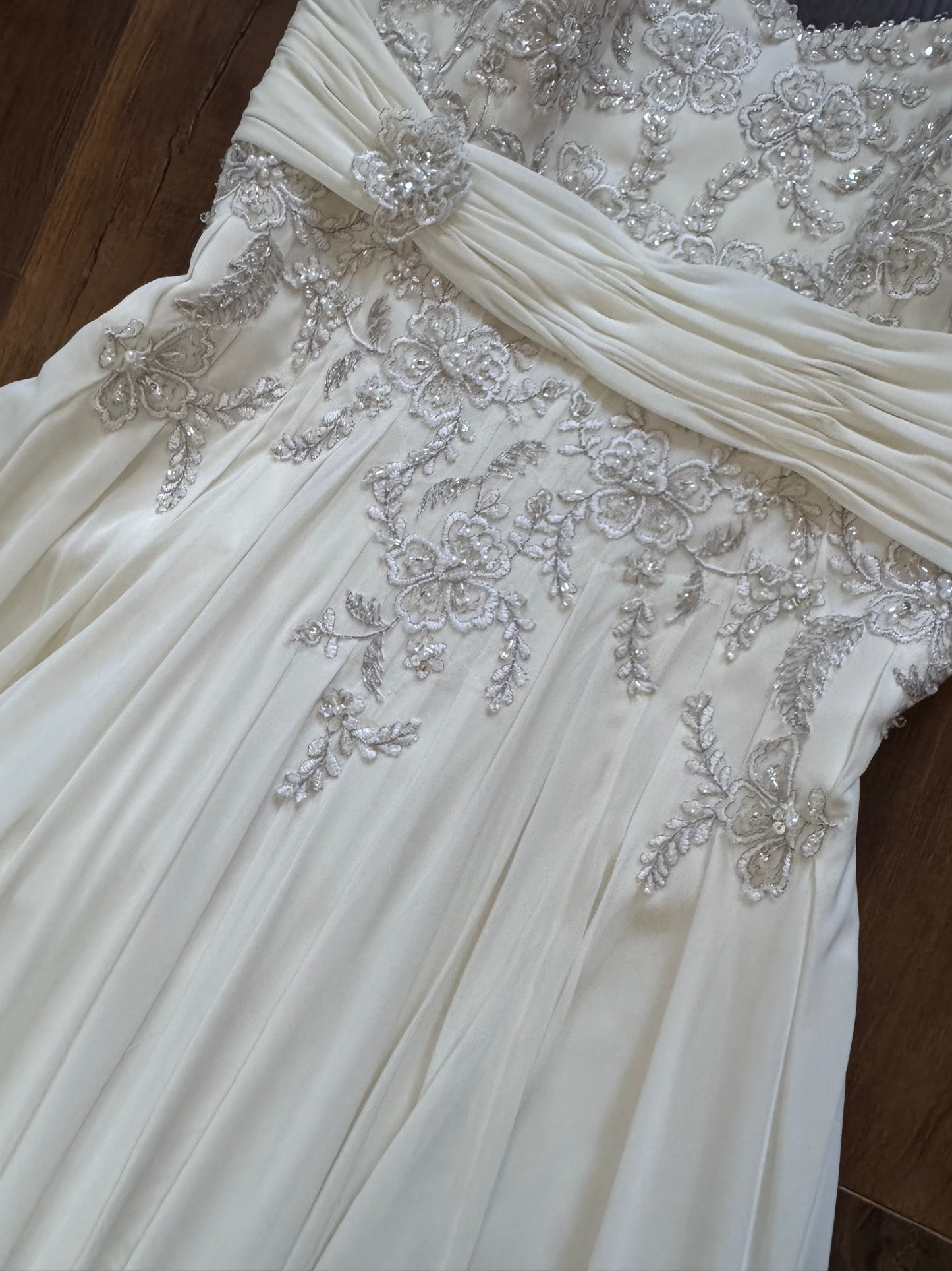 Amanda Wyatt ivory off shoulder wedding dress uk 10