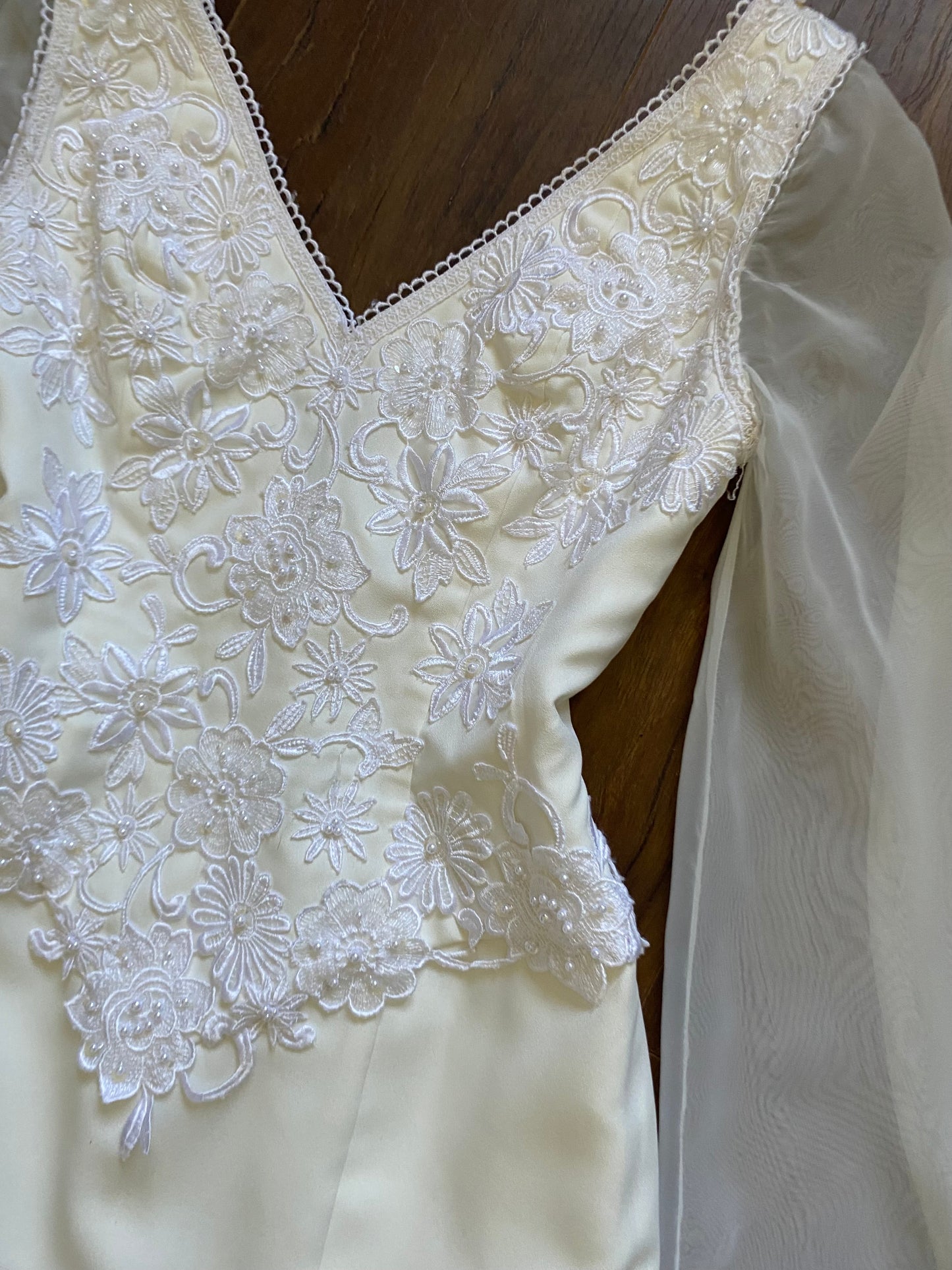 Ivory ethereal long sleeve lace wedding dress uk 10