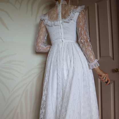 White 70s lace long sleeve high neck wedding dress UK 10