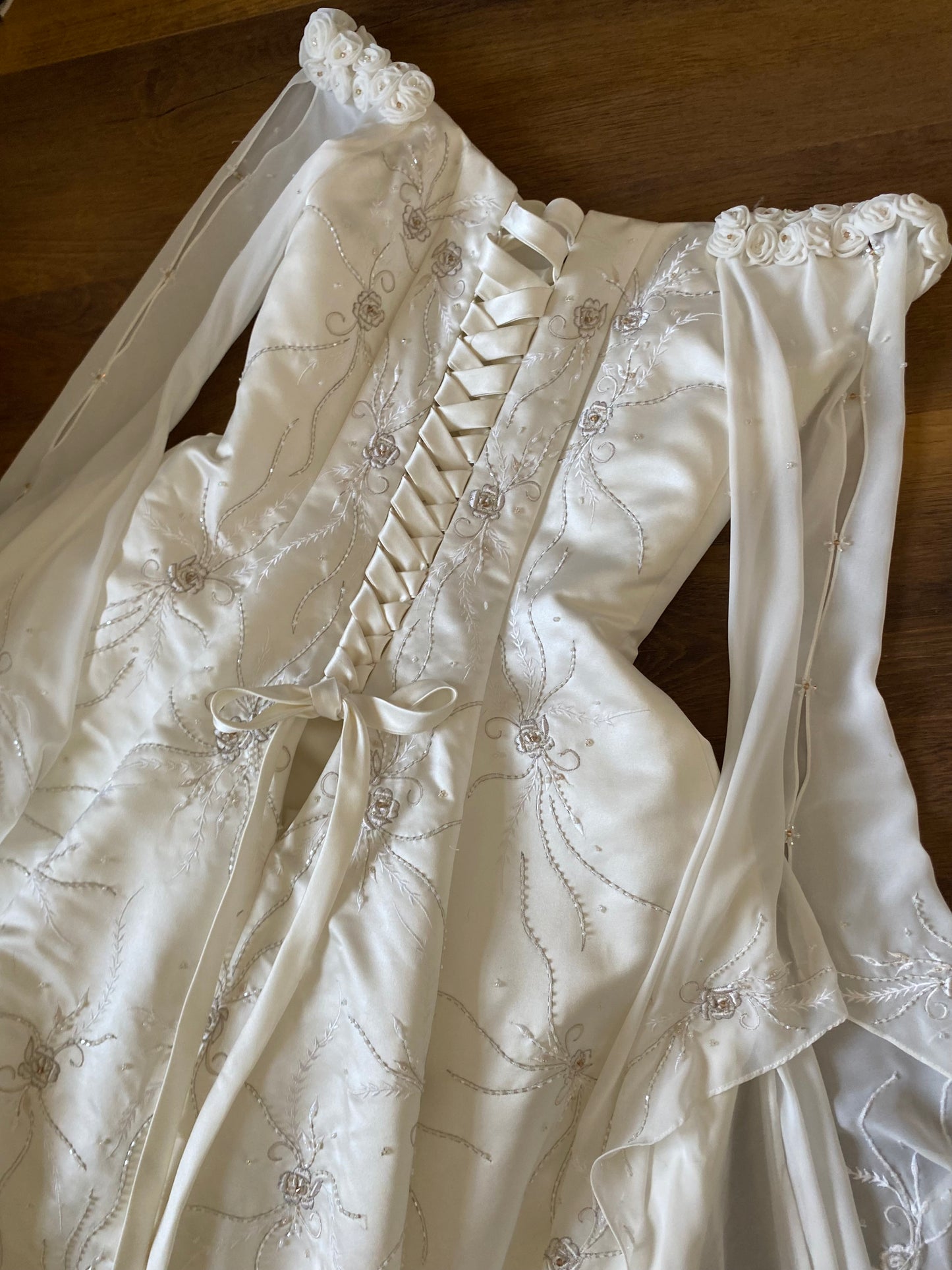 Dreamy off shoulder ivory long sleeve vintage wedding dress uk 12-14