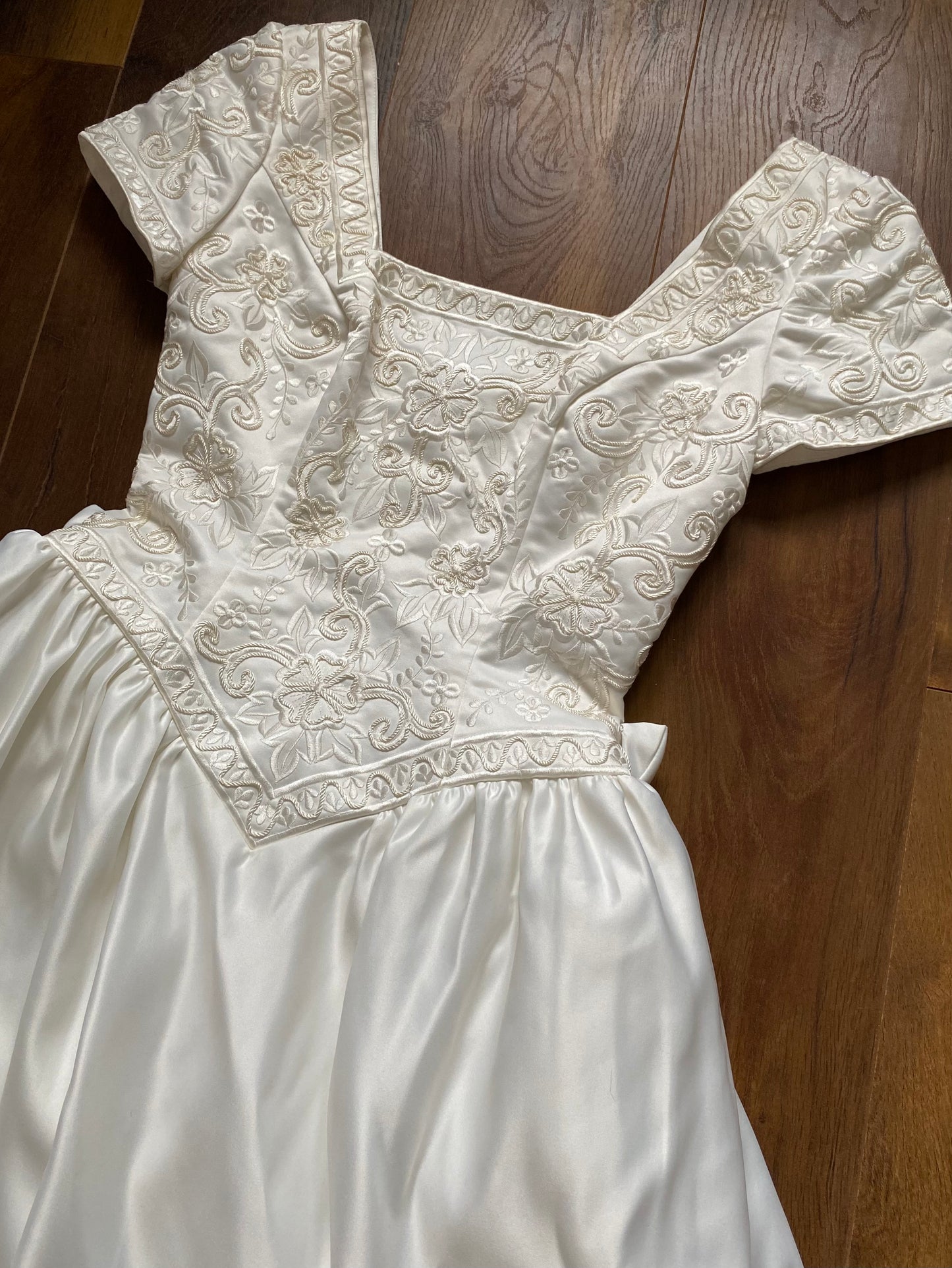 Vintage ivory wedding dress with detachable train uk 8-10