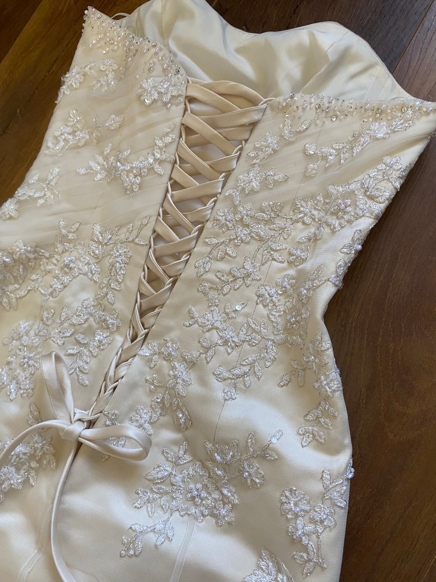 Ivory lace strapless couture wedding dress uk 8-10
