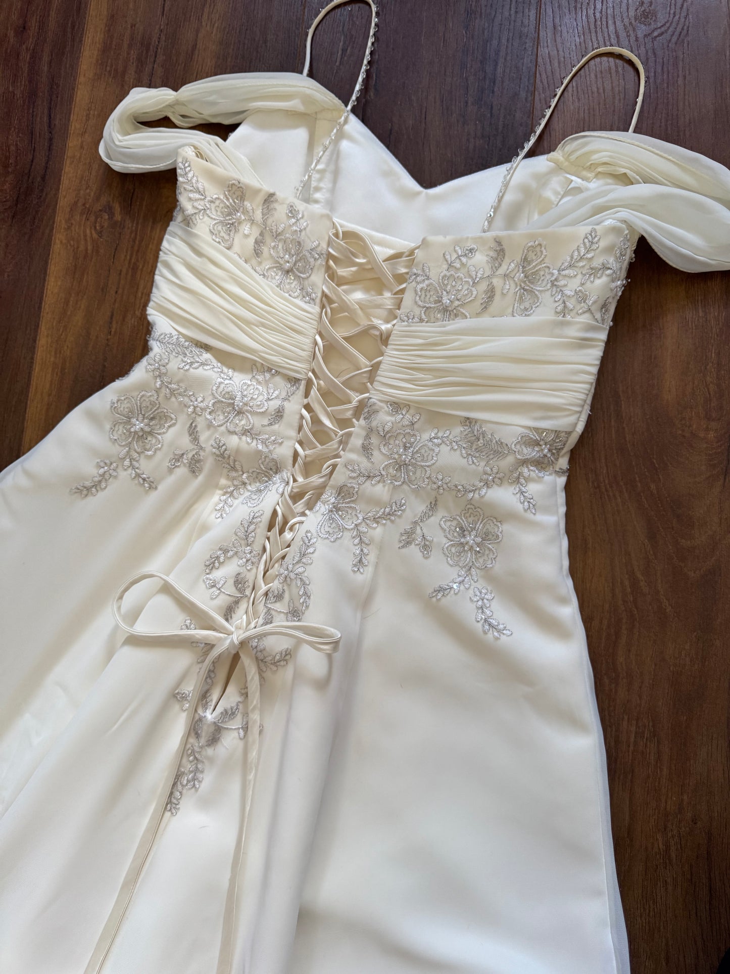 Amanda Wyatt ivory off shoulder wedding dress uk 10