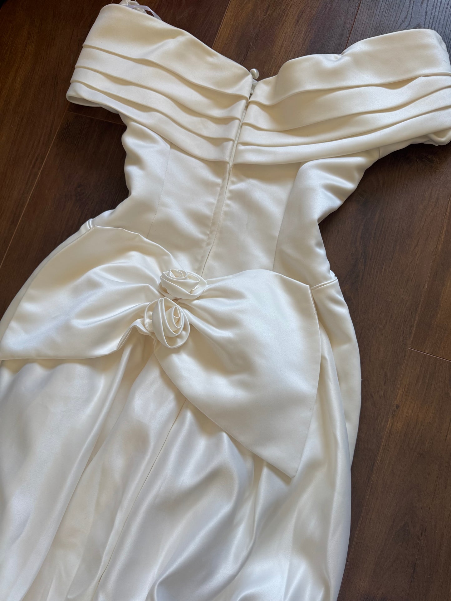 Pronuptia ivory off shoulder wedding dress uk 12
